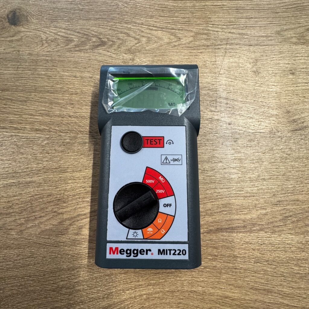 Megger MIT220 250V 500V Insulation Continuity Tester Leads Case
