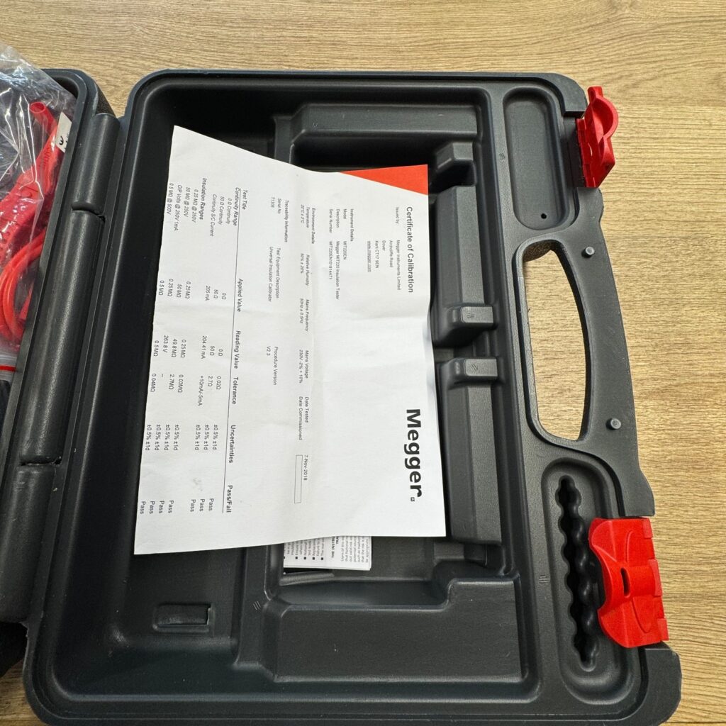 Megger MIT220 250V 500V Insulation Continuity Tester Leads Case