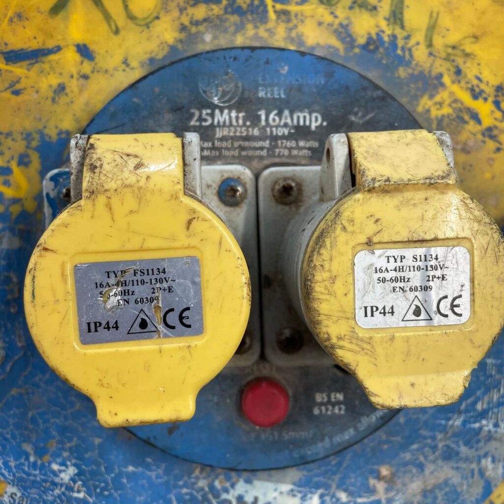 25m 110V 16A 2 Way Site Extension Cable Reel JR22516 IP44