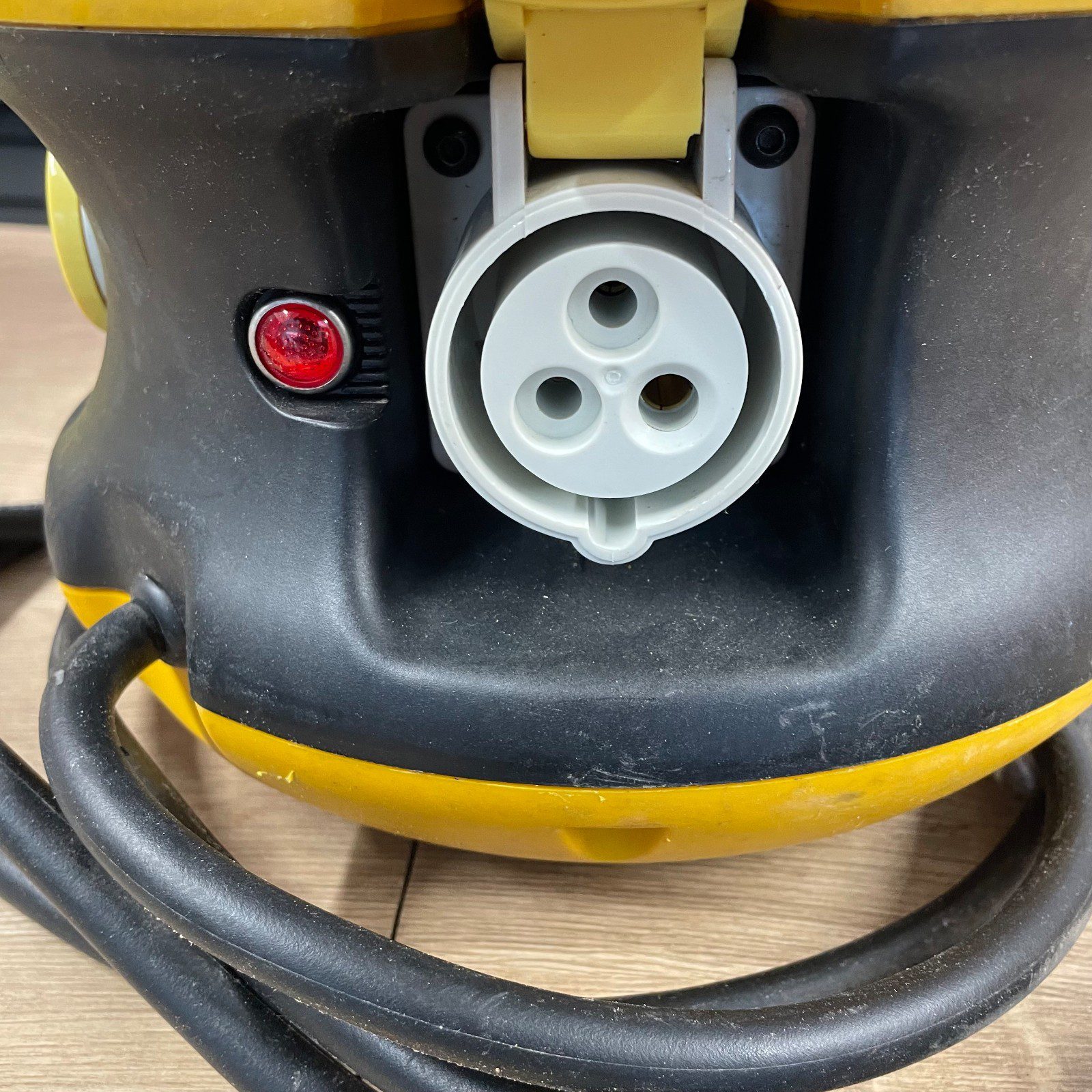 Defender E13200 110V Spider Ball 4 Way 16A Site Power Splitter IP44 - Image 12