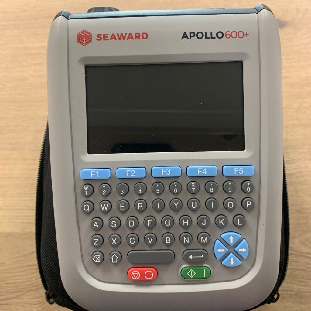 Seaward Apollo 600+ 230V PAT Tester Kit Checkbox Leads Case Calibrated 2026