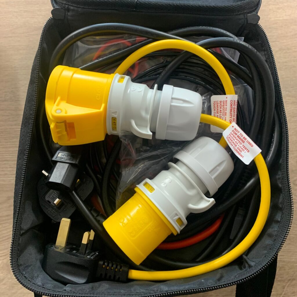 Seaward Apollo 600+ 230V PAT Tester Kit Checkbox Leads Case Calibrated 2026