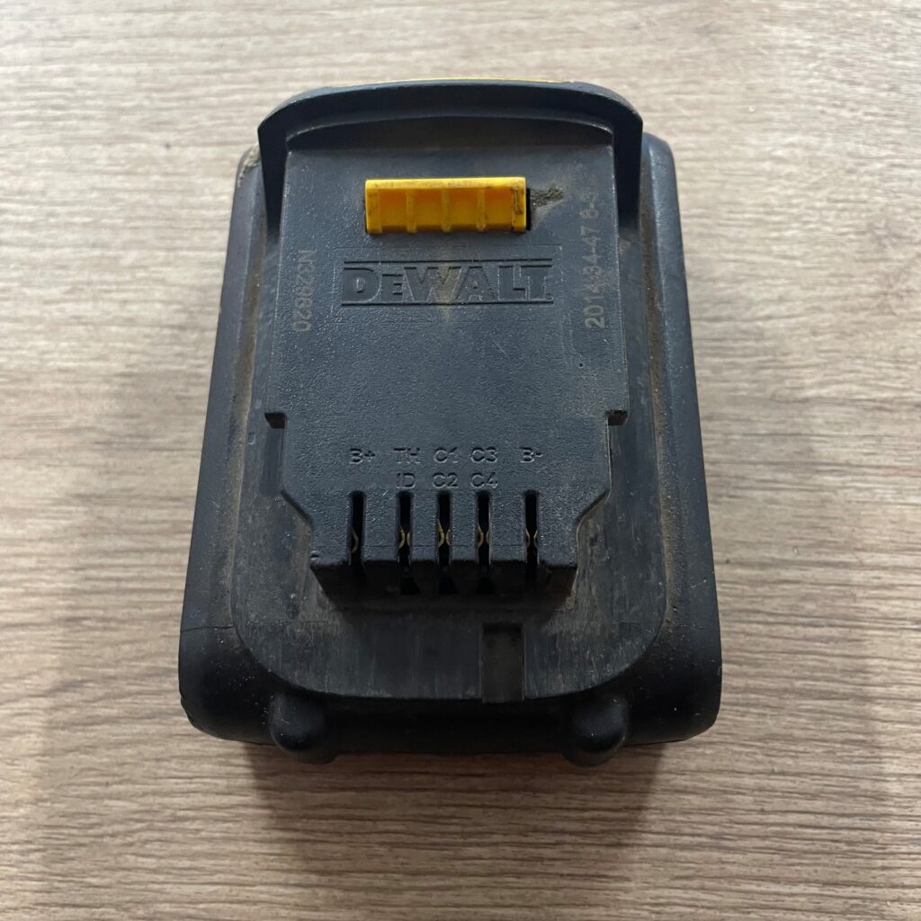 DeWalt DCB181 18V XR 1.5Ah 27Wh Li-Ion Battery Pack Used