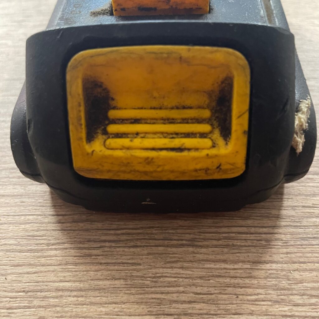 DeWalt DCB181 18V XR 1.5Ah 27Wh Li-Ion Battery Pack Used