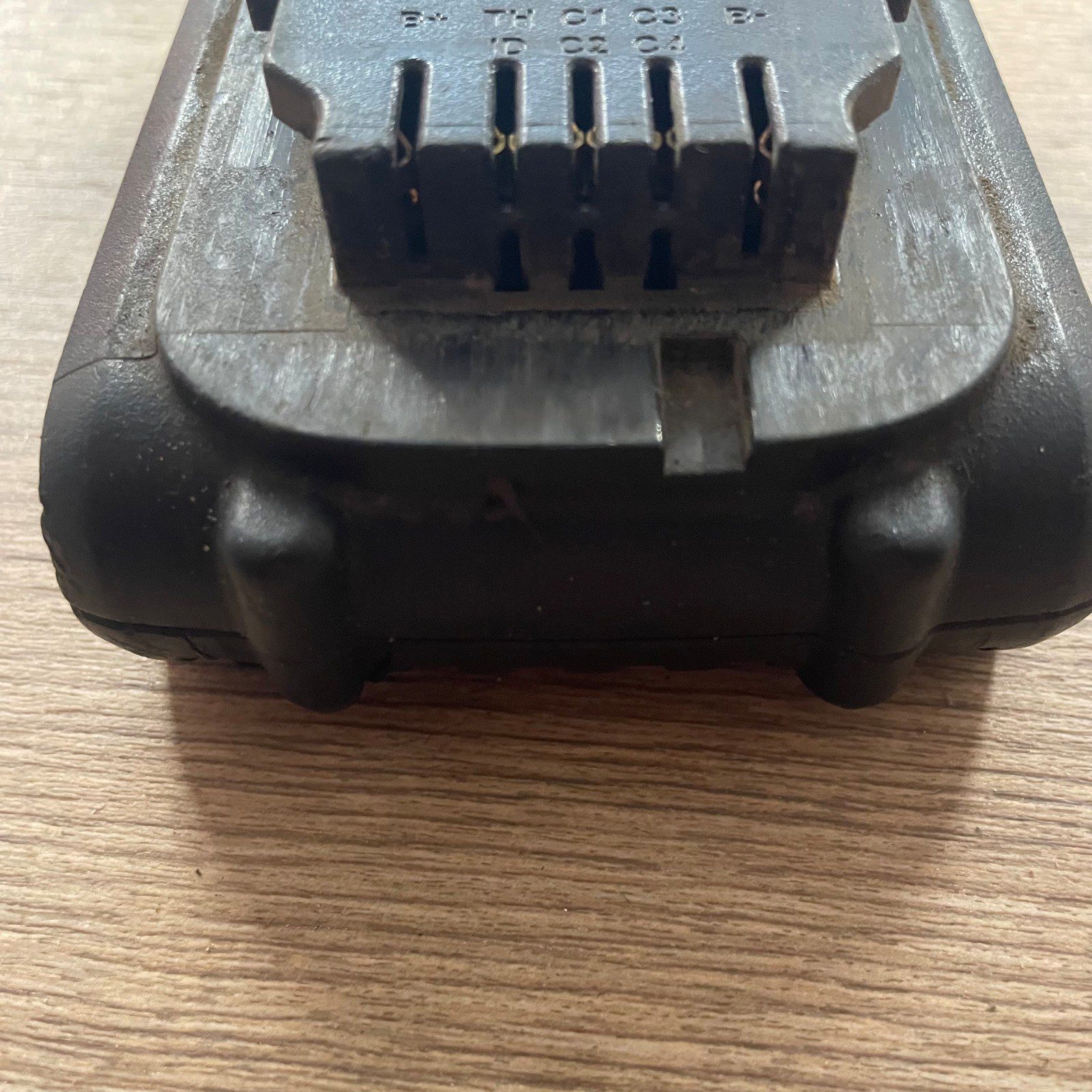DeWalt DCB181 18V XR 1.5Ah 27Wh Li-Ion Battery Pack Used - Image 7