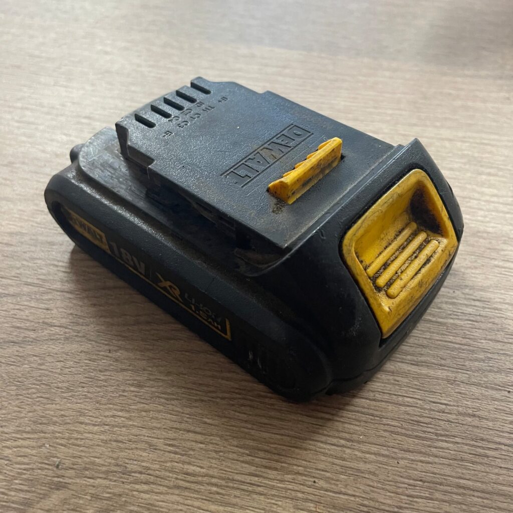 DeWalt DCB181 18V XR 1.5Ah 27Wh Li-Ion Battery Pack Used