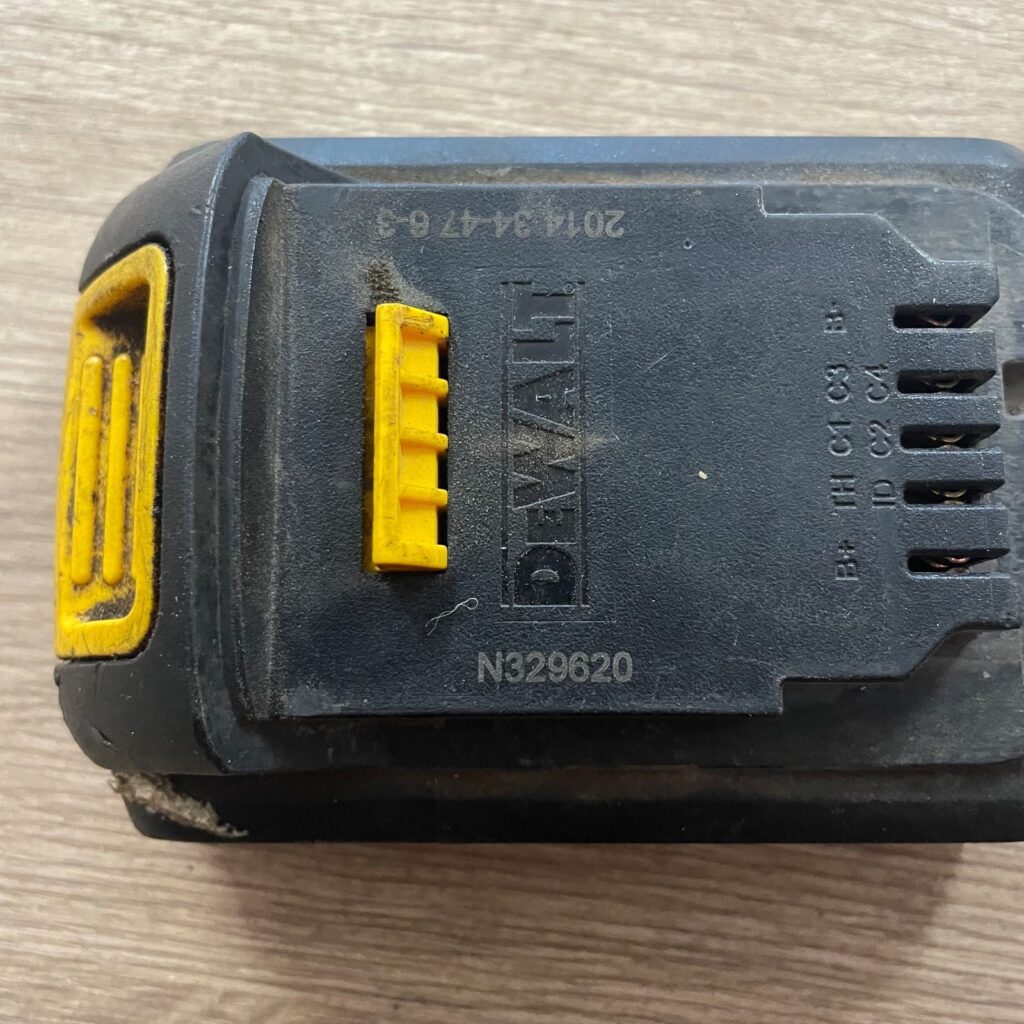 DeWalt DCB181 18V XR 1.5Ah 27Wh Li-Ion Battery Pack Used