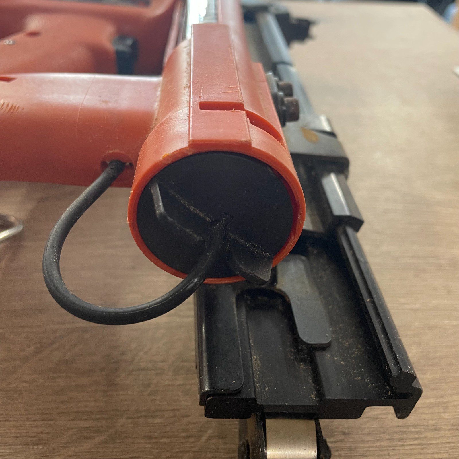 Paslode IM200/50 S16 Utility Staple Gun, Stapler,1 X Battery,Great Con ,NMh Batt - Image 7