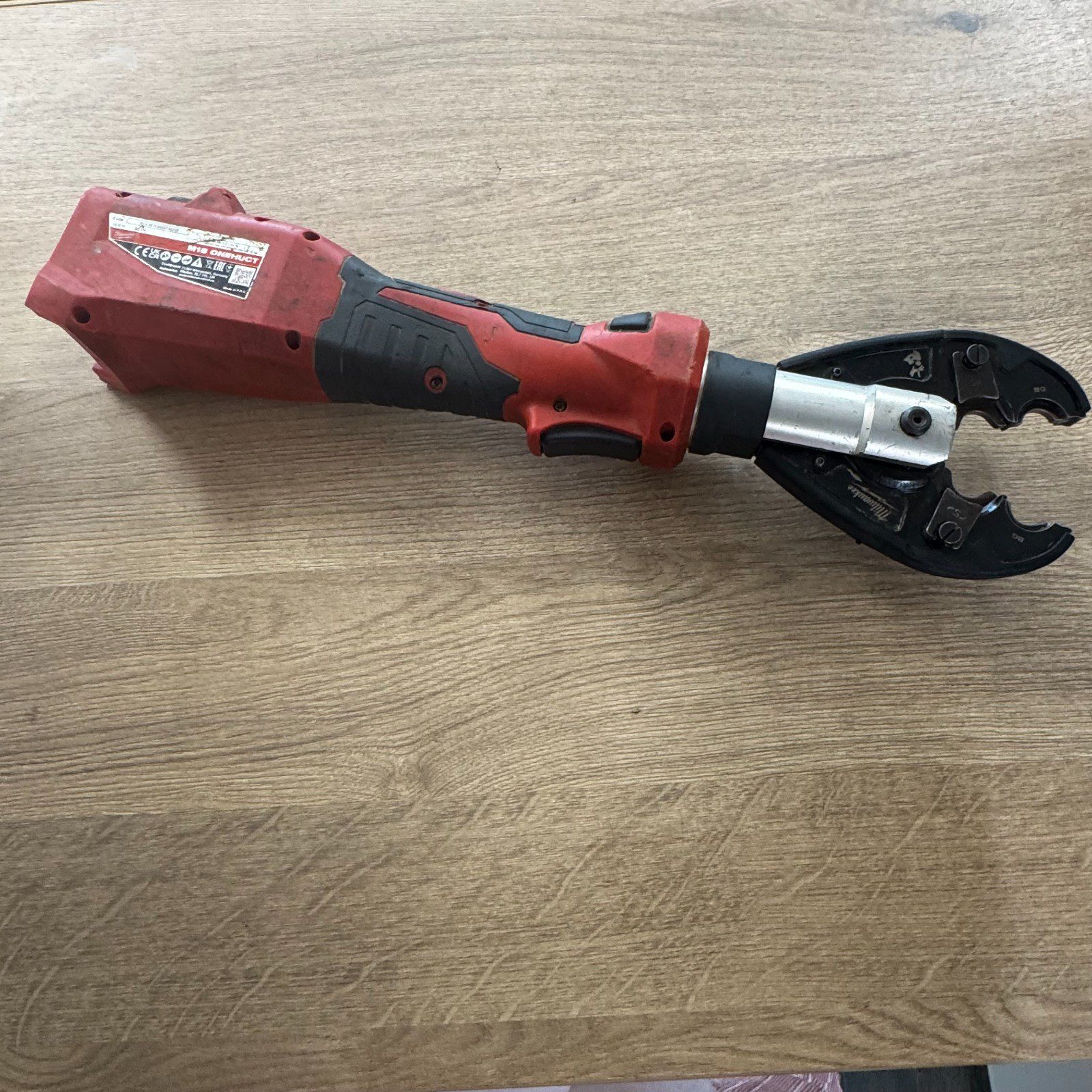 Milwaukee M18ONEHUCT M18 ONEH FORCE LOGIC™ hydraulic utility crimper - Image 2