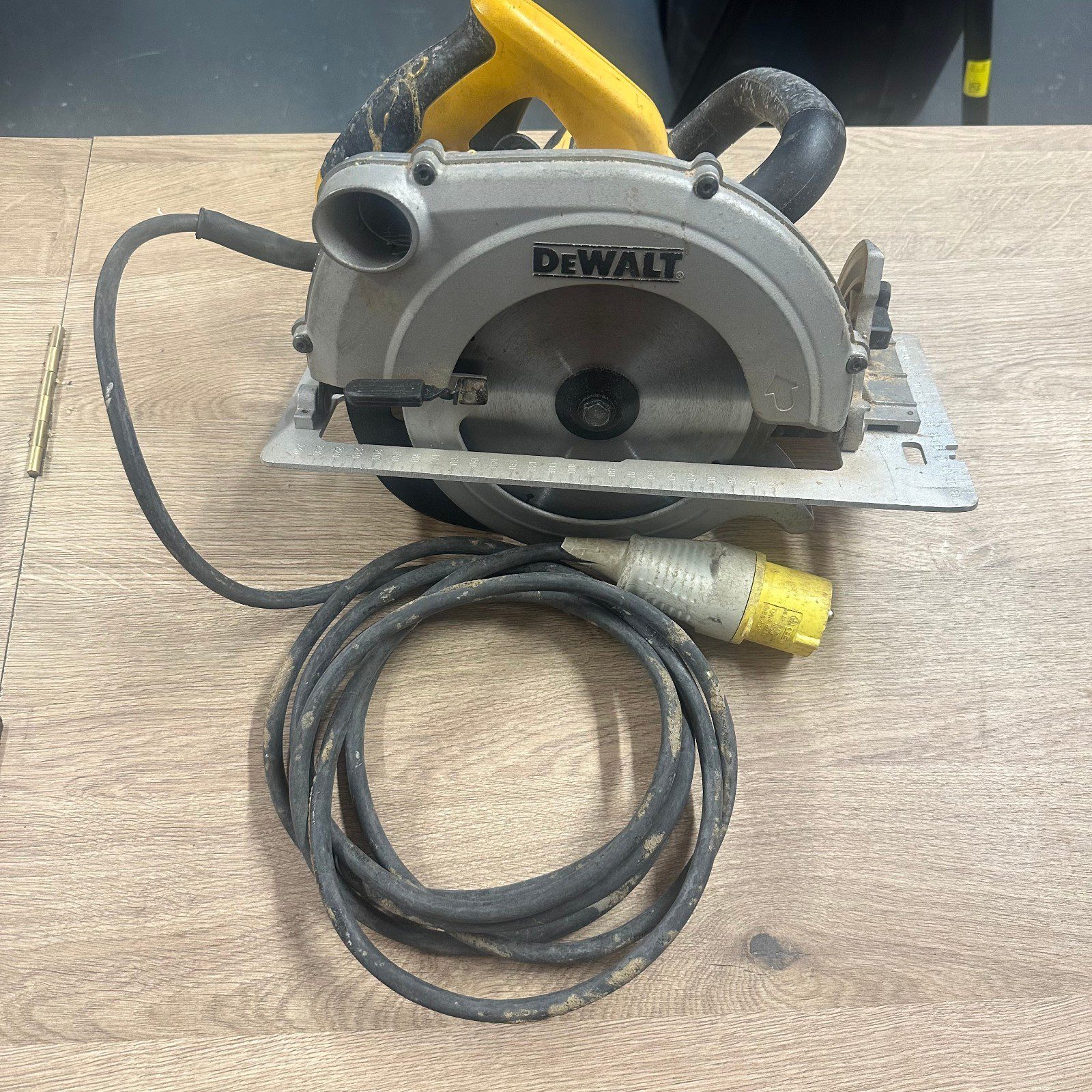 DeWalt D23650-LX Circular Saw 190mm 115V 1350W Used Electric Saw - Image 1