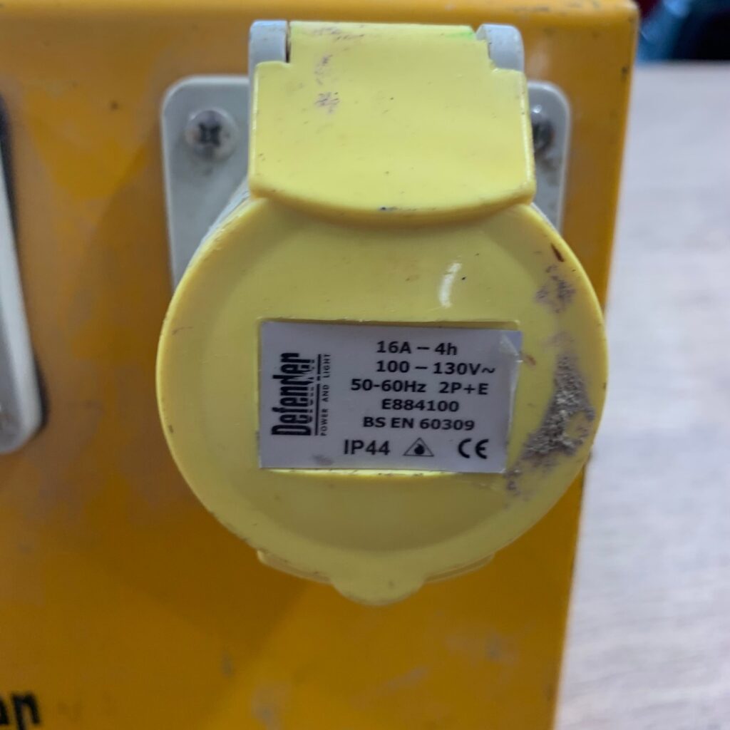Defender E13104 110V 16A 4-Way Splitter Box Power Distribution Unit IP44
