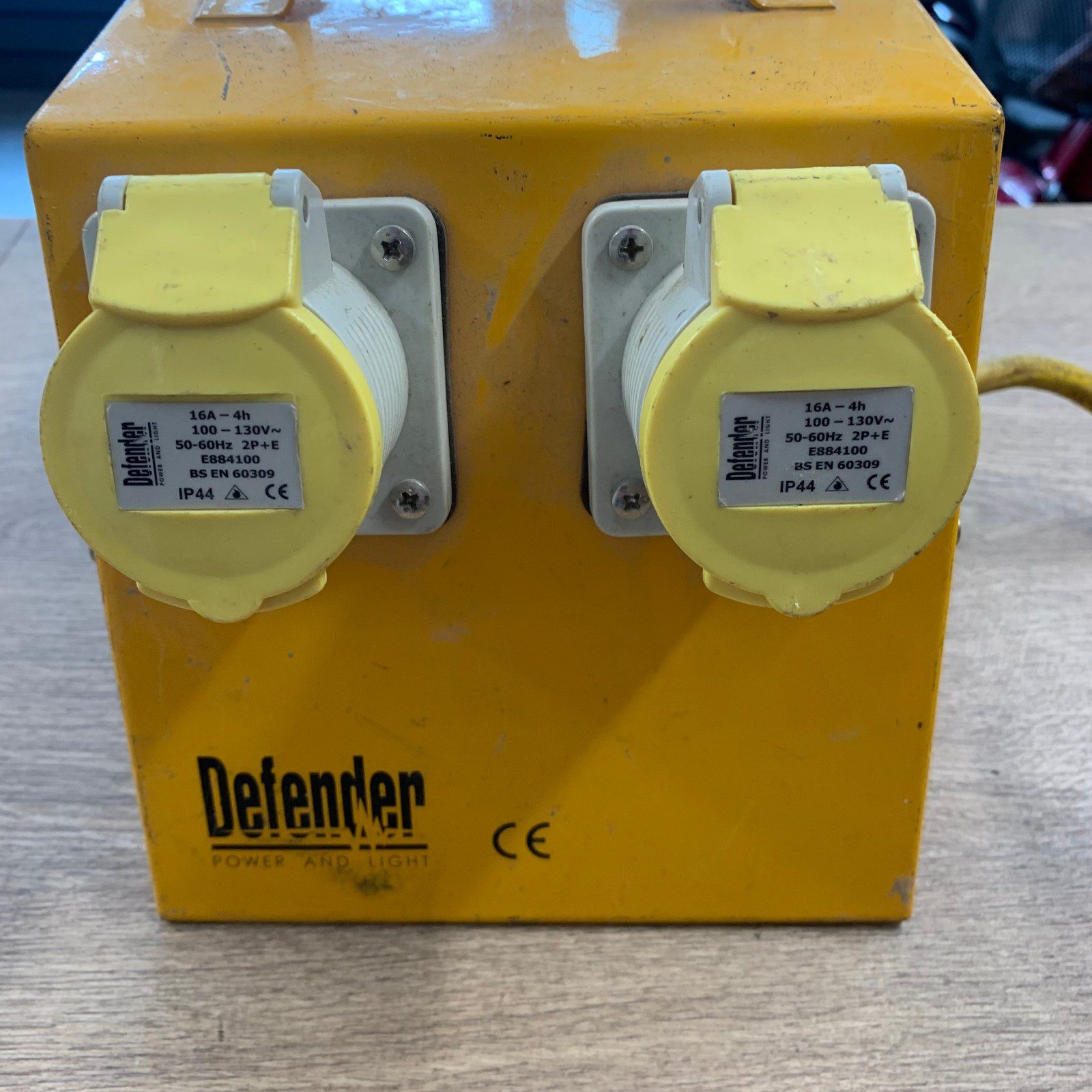 Defender E13104 110V 16A 4-Way Splitter Box Power Distribution Unit IP44 - Image 7