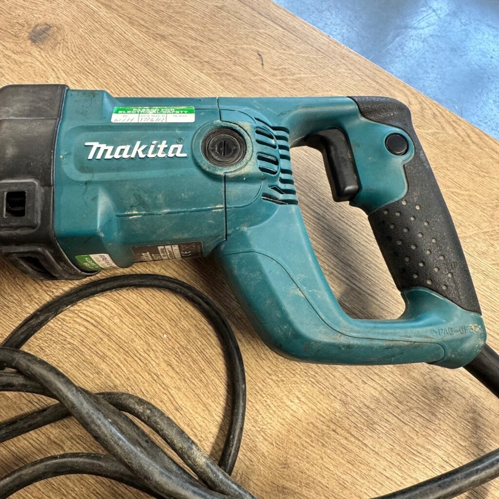 Makita JR3050T 110V 940W Reciprocating Saw Sabre Saw with Case