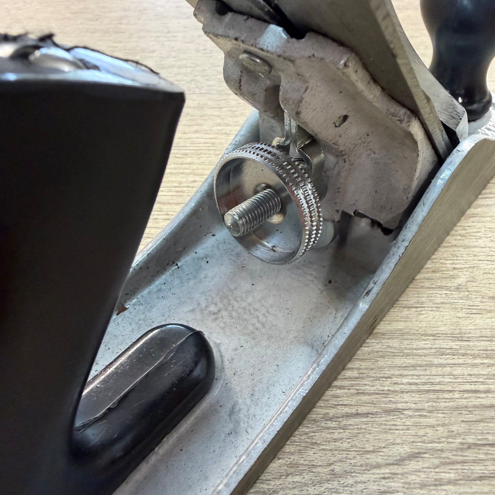 Forge Steel Smoothing Hand Plane Adjustable Blade Metal Body Good Condition - Image 10