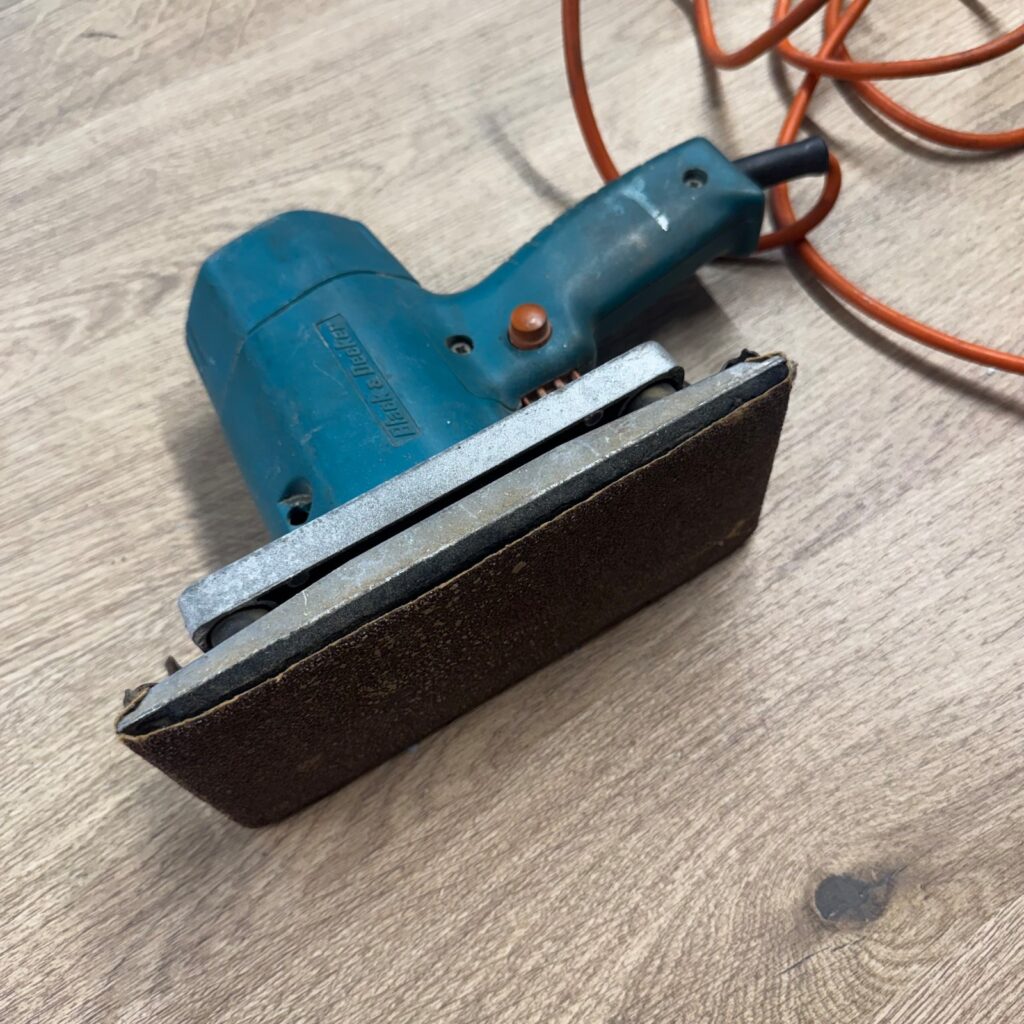 Black & Decker DN44/F2 220V 180W Corded Sheet Sander Finishing Sander