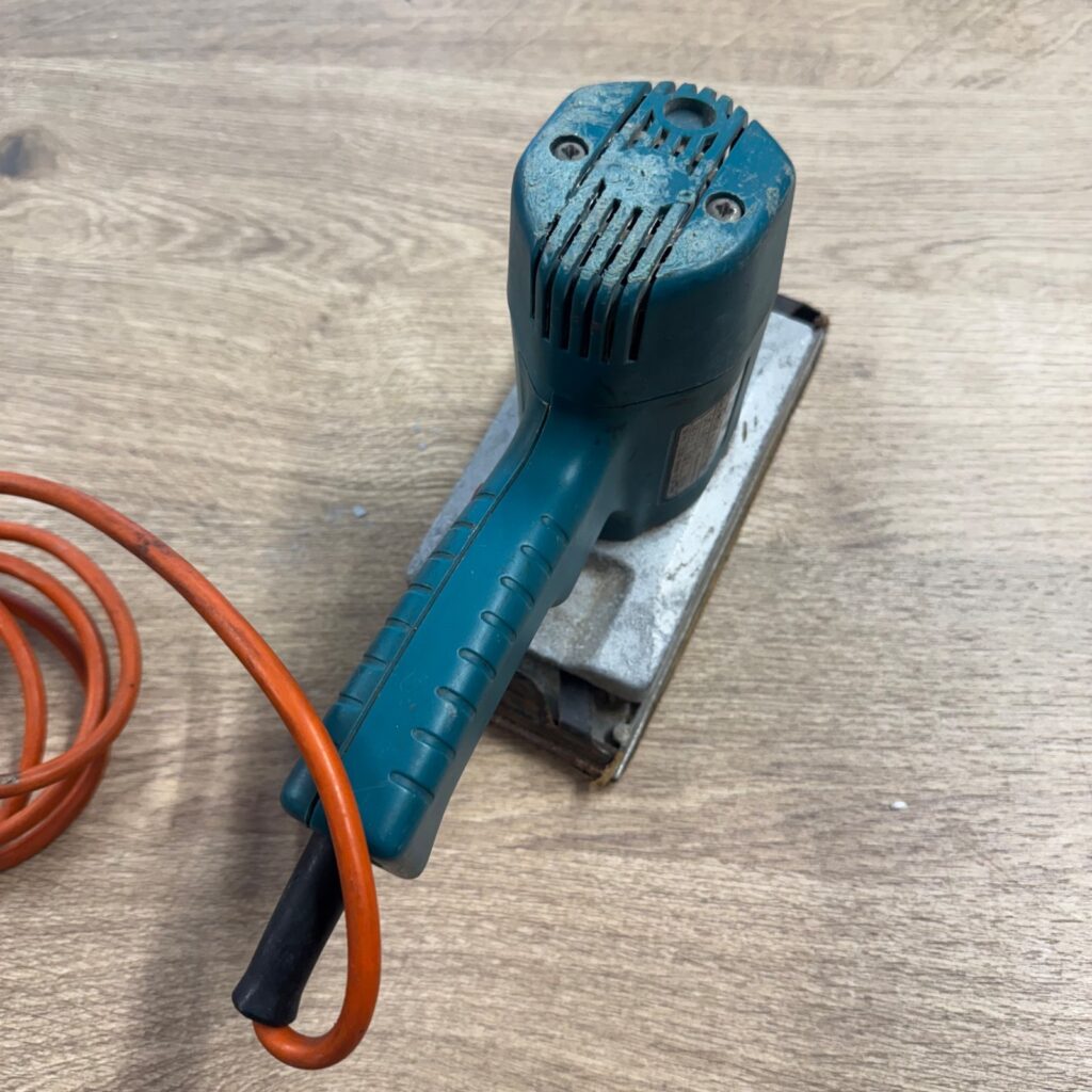Black & Decker DN44/F2 220V 180W Corded Sheet Sander Finishing Sander