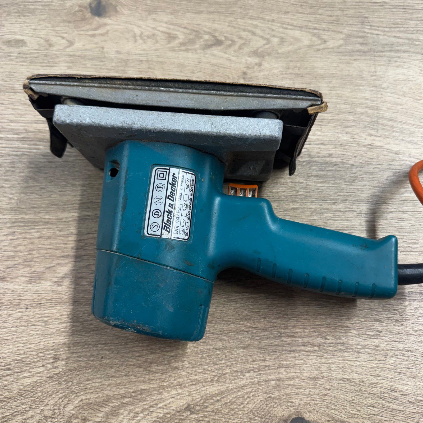 Black & Decker DN44/F2 220V 180W Corded Sheet Sander Finishing Sander - Image 12