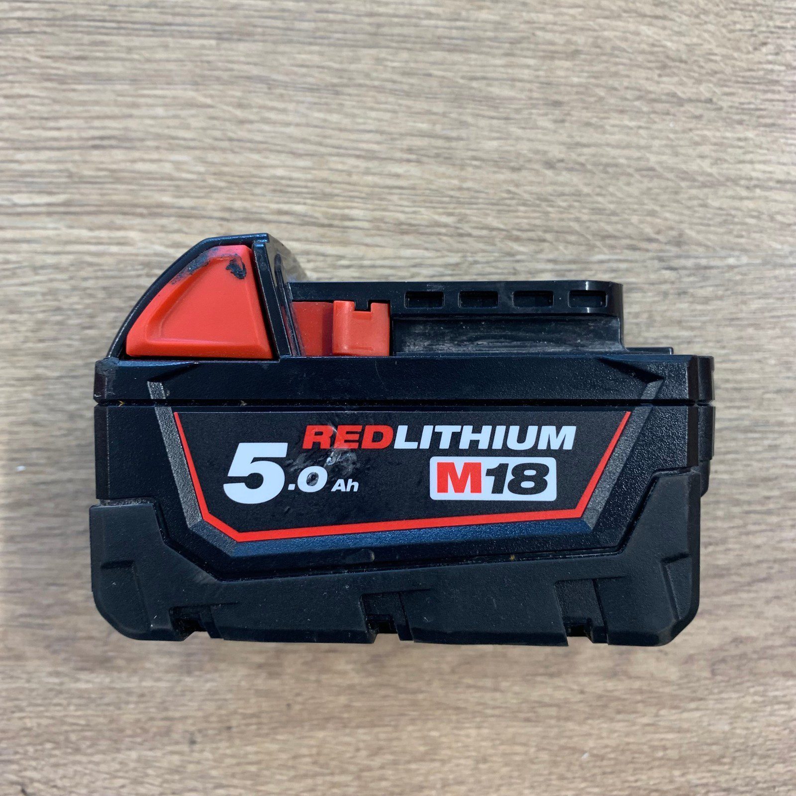 Milwaukee M18B5 18V 5.0Ah REDLITHIUM Li-Ion Battery Pack 90Wh - Image 2