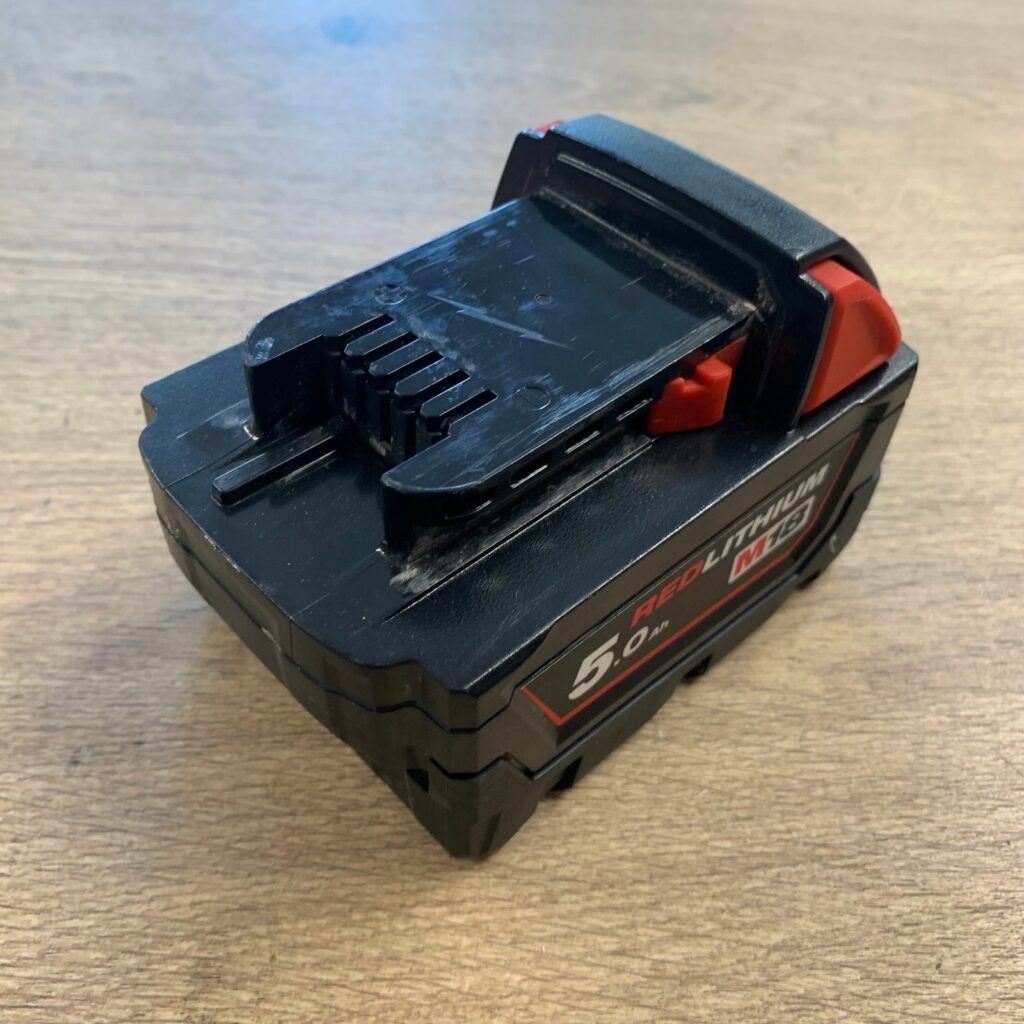 Milwaukee M18B5 18V 5.0Ah REDLITHIUM Li-Ion Battery Pack 90Wh