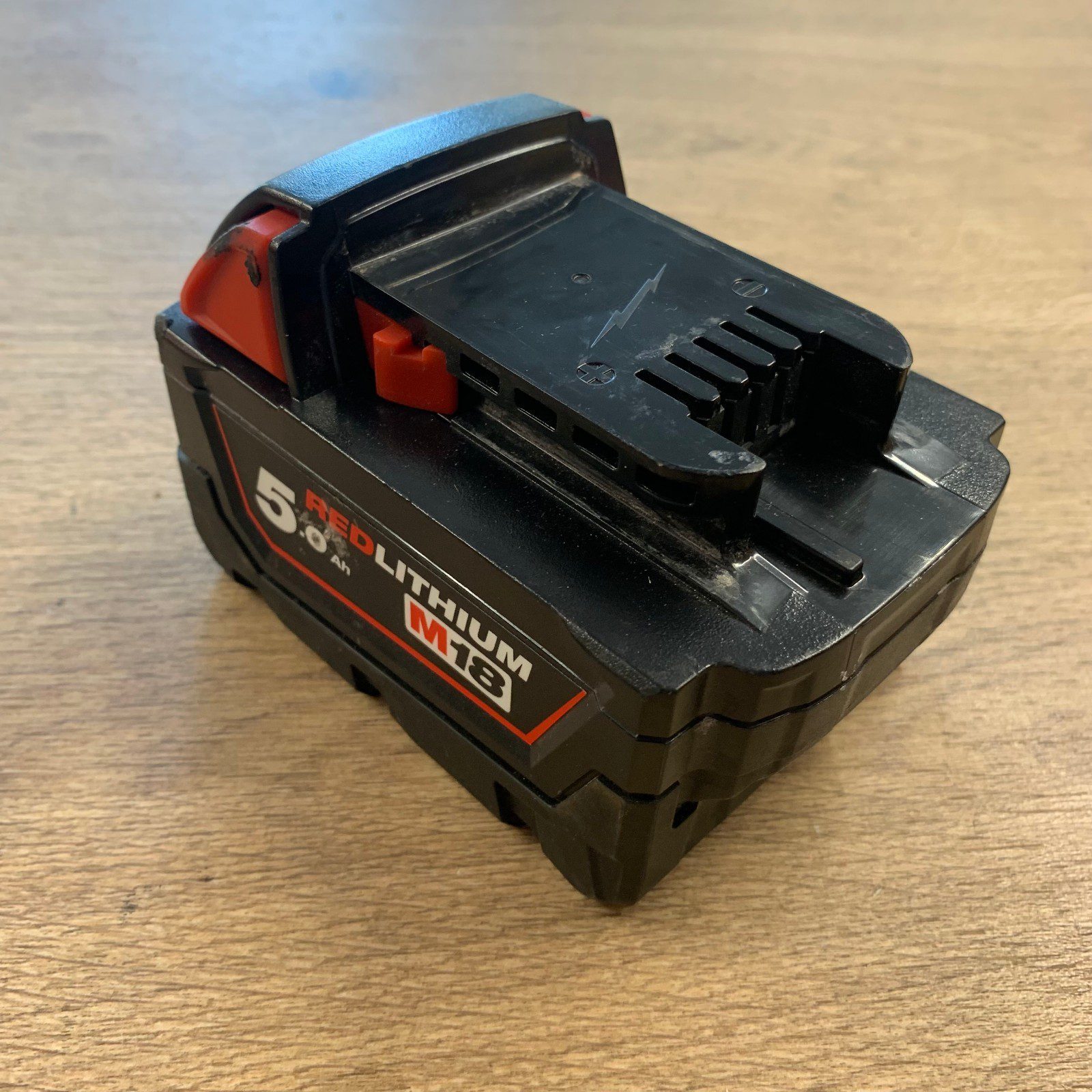 Milwaukee M18B5 18V 5.0Ah REDLITHIUM Li-Ion Battery Pack 90Wh - Image 11