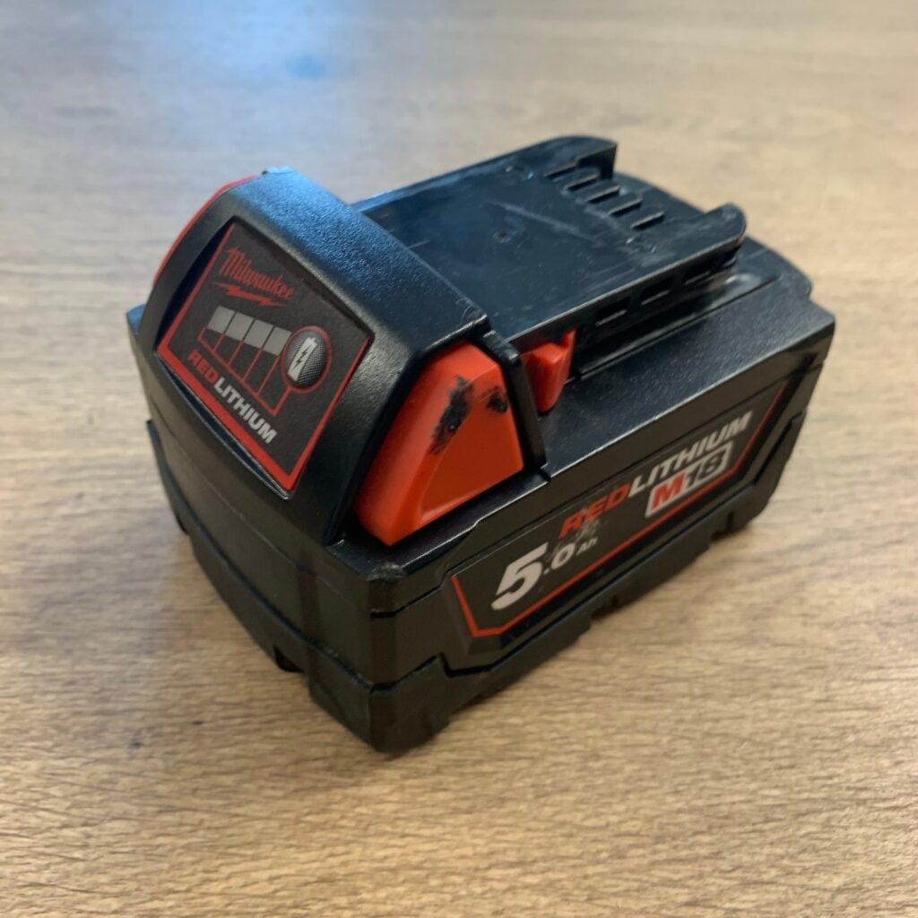 Milwaukee M18B5 18V 5.0Ah REDLITHIUM Li-Ion Battery Pack 90Wh