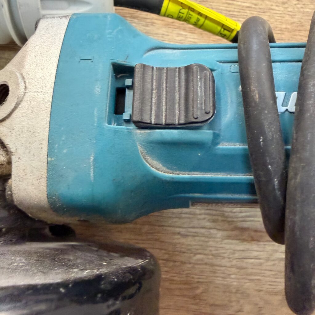 Makita GA4530R 110V 720W 115mm Angle Grinder Anti-Restart Serviced
