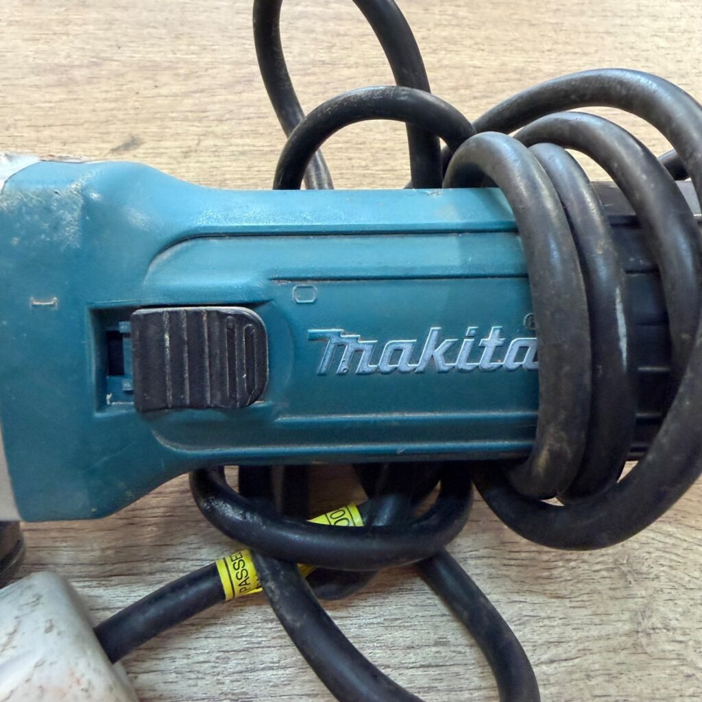 Makita GA4530R 110V 720W 115mm Corded Angle Grinder 4.5 Inch Used