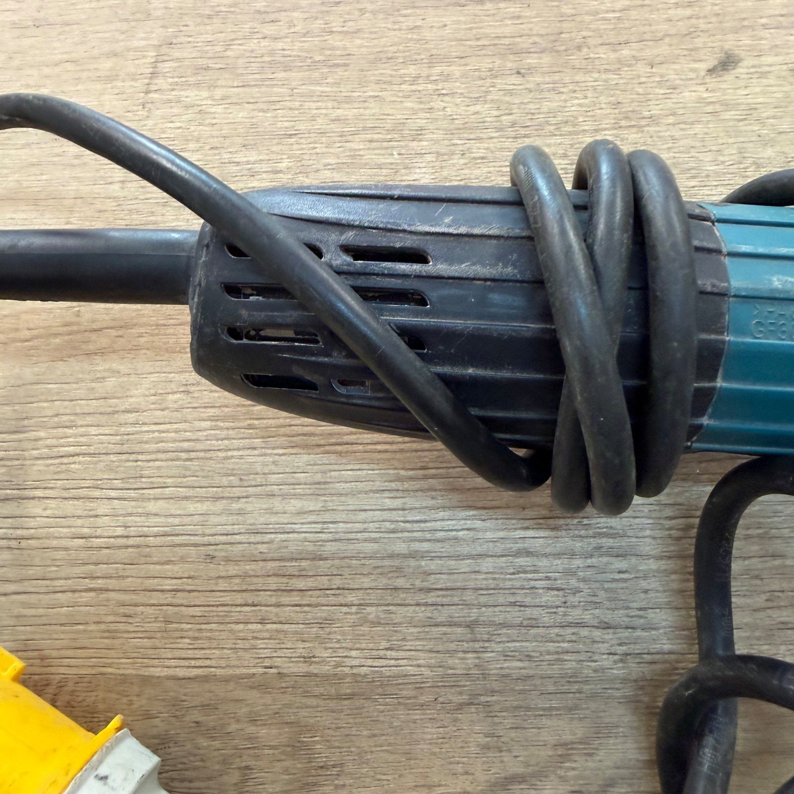Makita GA4530R 110V 720W 115mm Corded Angle Grinder 4.5 Inch Used - Image 10