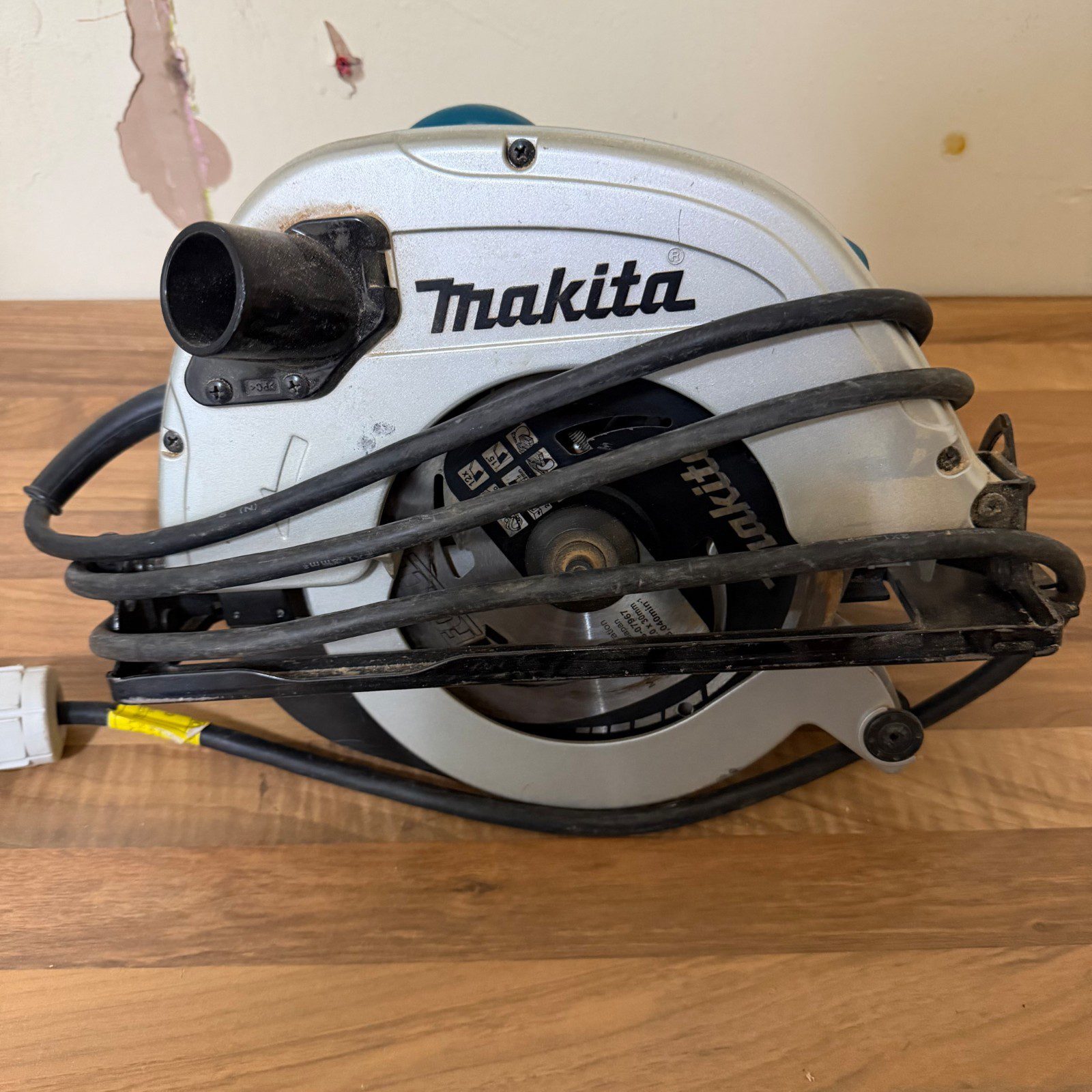 Makita 5704R 110V 190mm 1200W Corded Circular Saw With Blade Serviced - Image 1