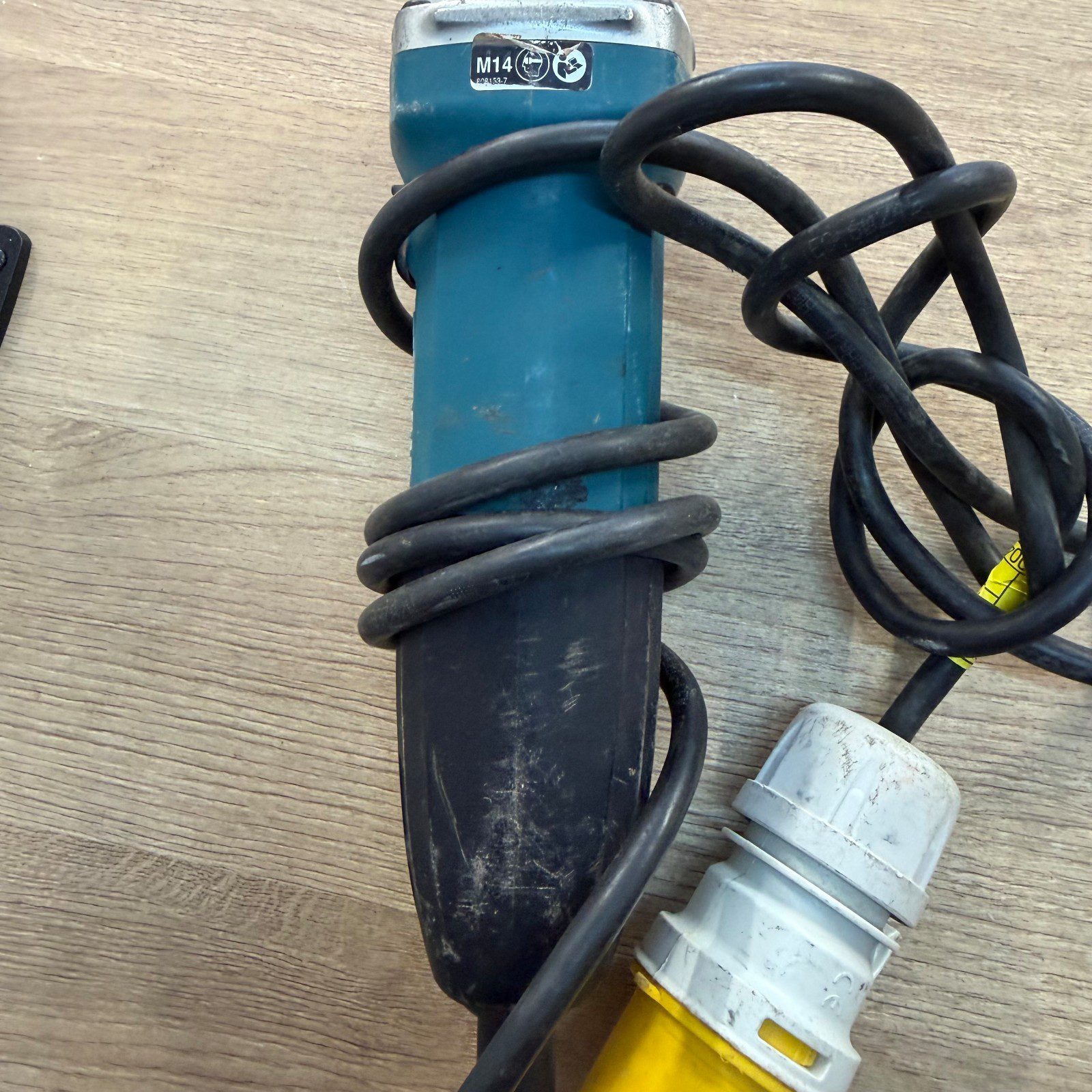 Makita GA4530R 110V 720W 115mm Corded Angle Grinder 4.5 Inch Used - Image 13