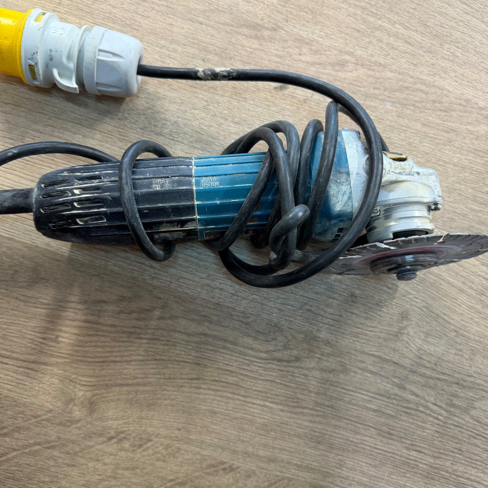 Makita GA4530R 110V 720W 115mm Corded Angle Grinder Used - Image 3