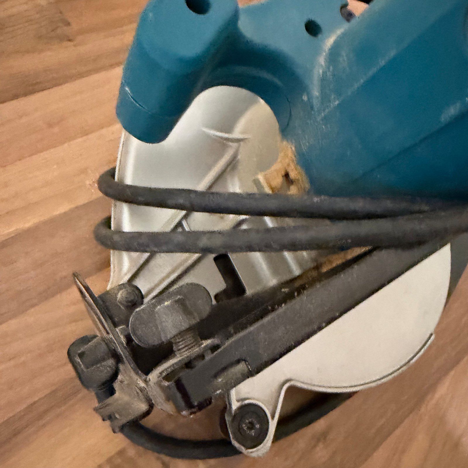 Makita 5704R 110V 190mm 1200W Corded Circular Saw With Blade Serviced - Image 5