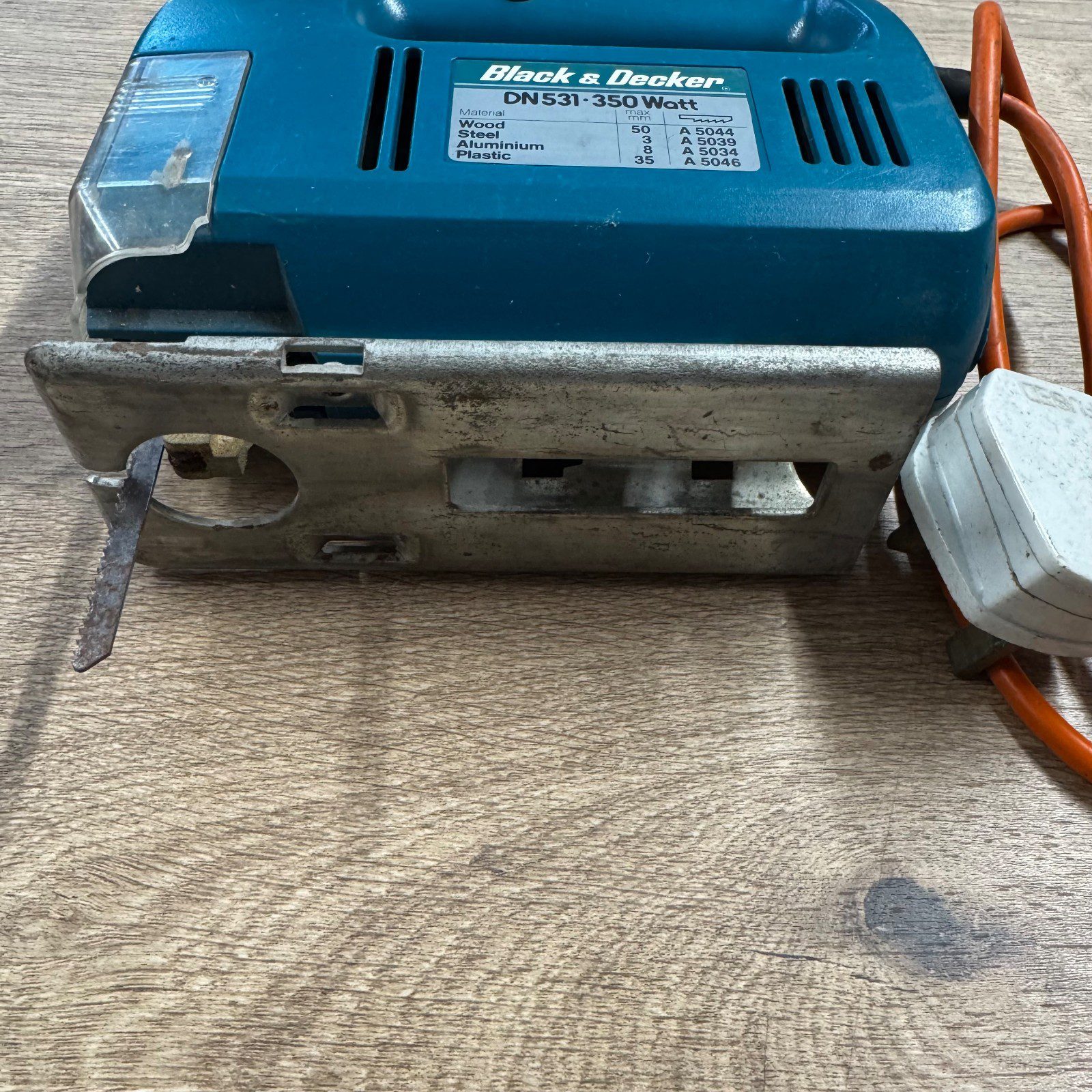 Black & Decker DN531 350W Electric Jigsaw Variable Speed Wood Metal Cutting - Image 2