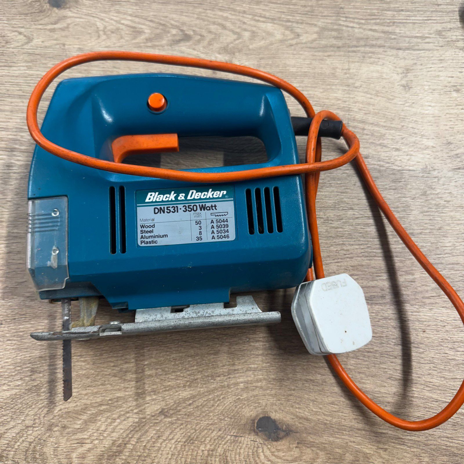 Black & Decker DN531 350W Electric Jigsaw Variable Speed Wood Metal Cutting - Image 7