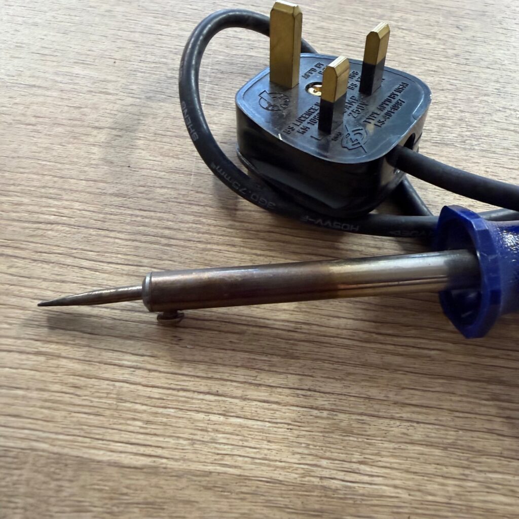 Electric Soldering Iron Corded UK Plug Pointed Tip Blue Handle Very Good