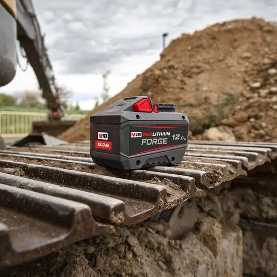 Milwaukee M18 FB12 REDLITHIUM FORGE 18V 12.0Ah Battery Pack New Boxed - Image 3