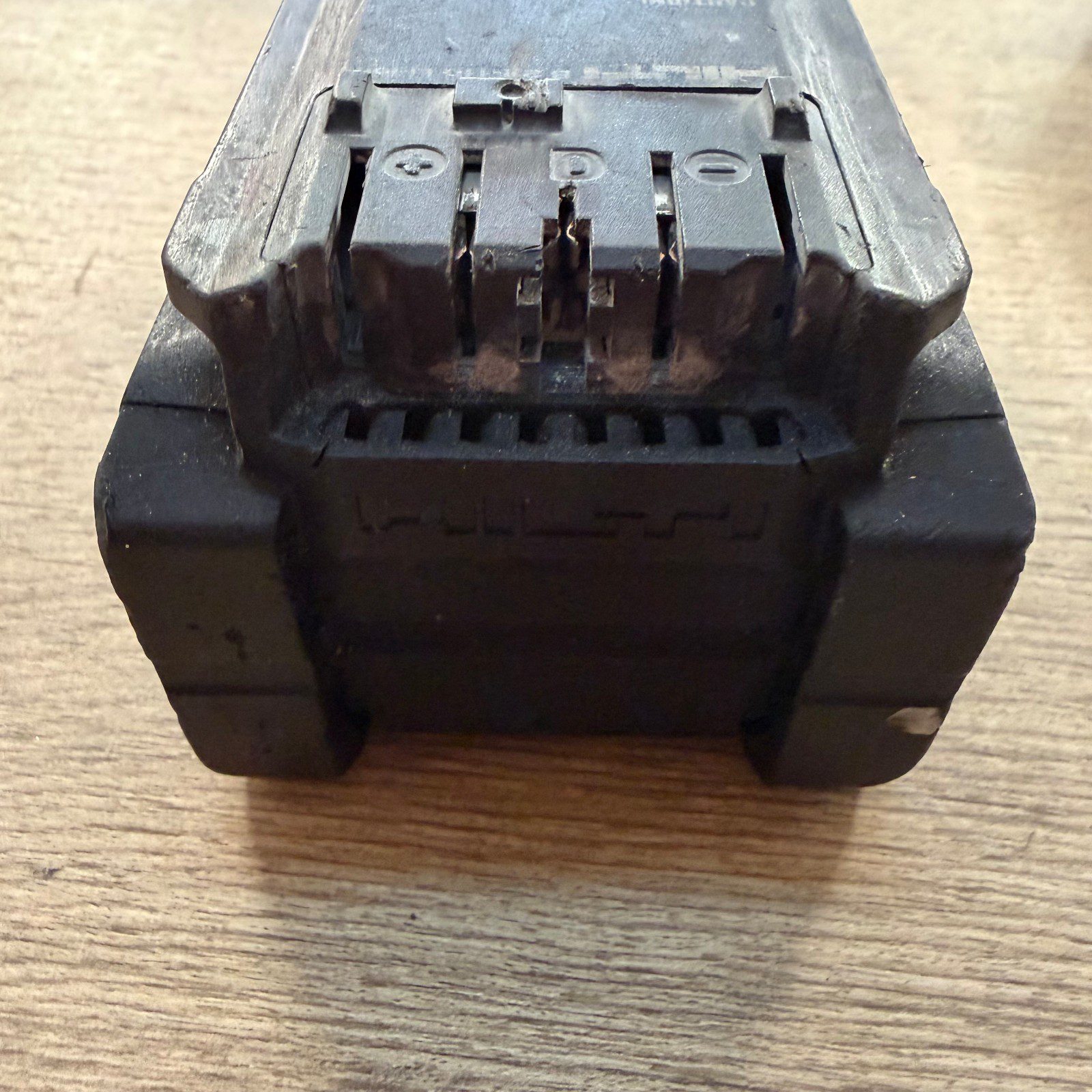 Hilti B 22-110 22V 5.2Ah Li-Ion Battery Pack Used - Casing Wear - Image 4