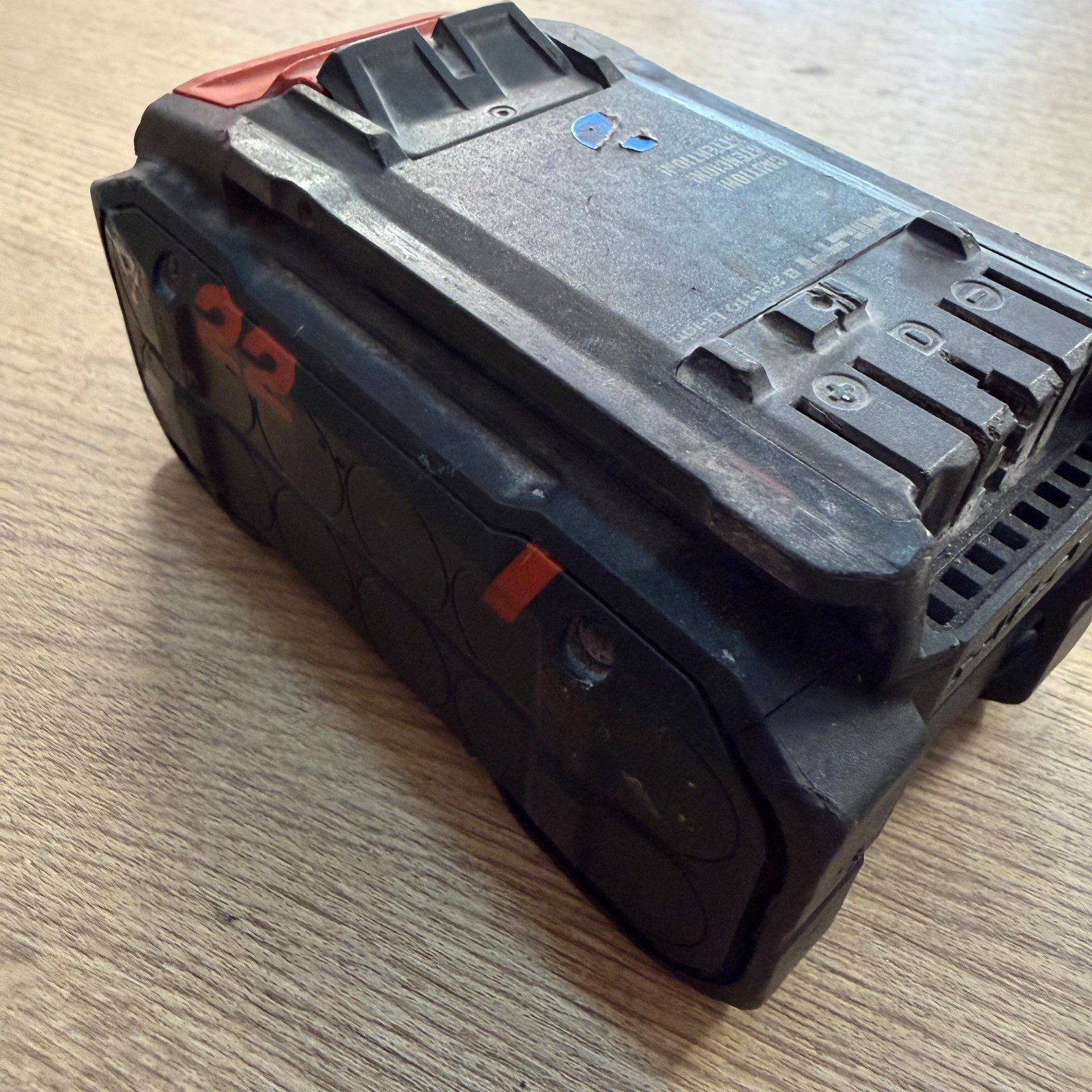 Hilti B 22-110 22V 5.2Ah Li-Ion Battery Pack Used - Casing Wear - Image 6