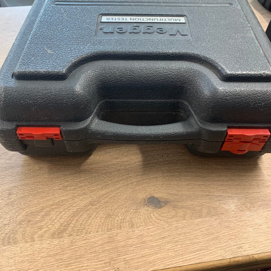 Megger MFT1720 Multifunction Tester RCD Loop Insulation + Damaged Case