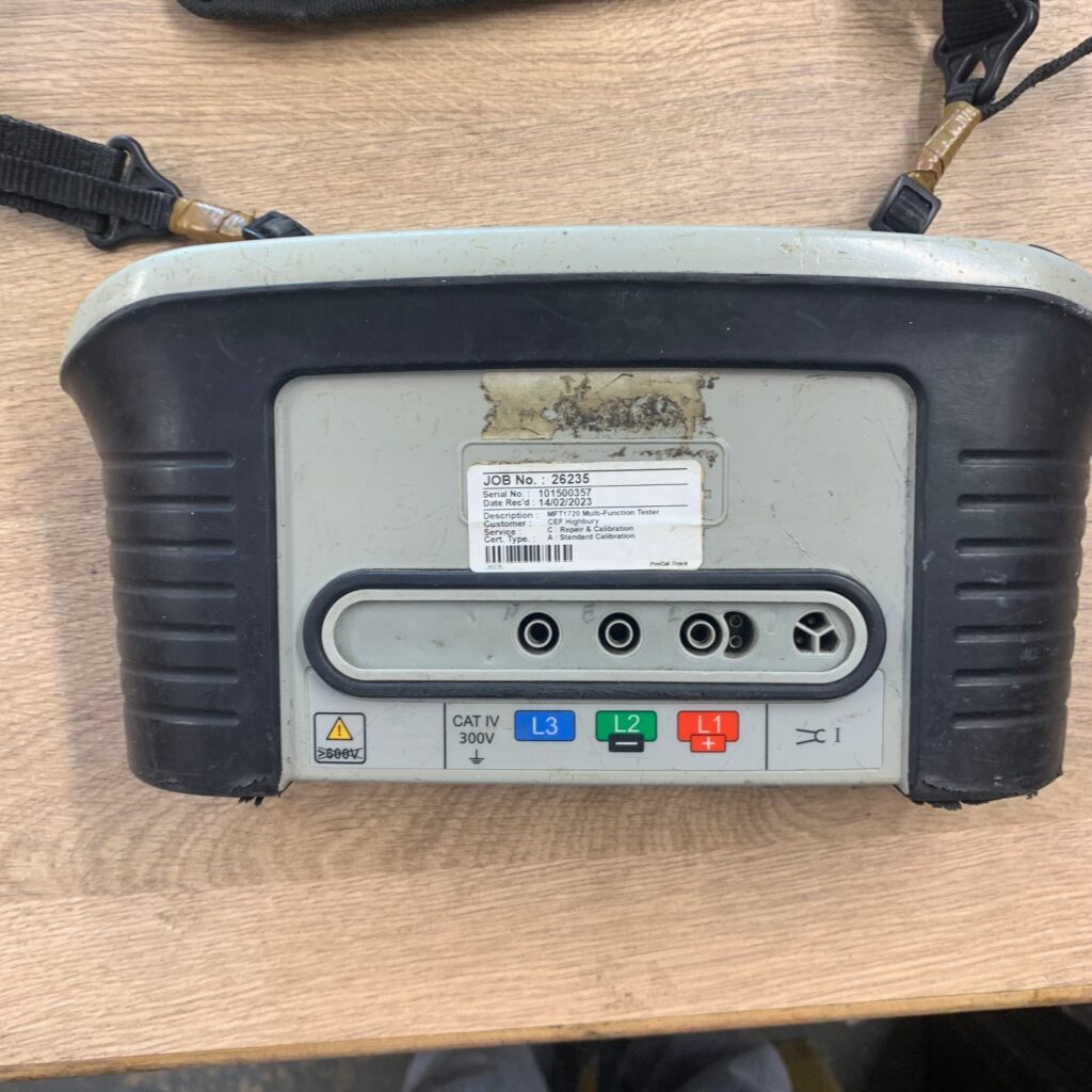 Megger MFT1720 Multifunction Tester RCD Loop Insulation + Damaged Case