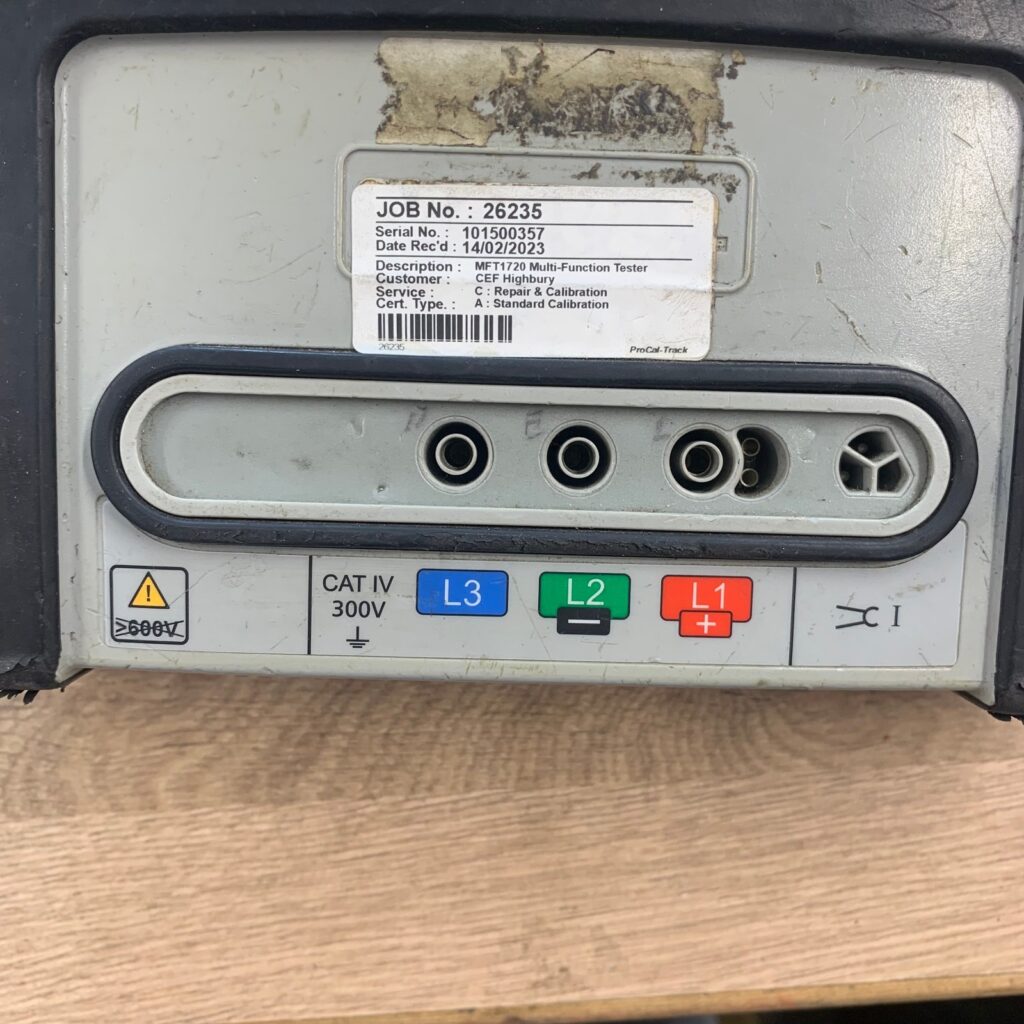Megger MFT1720 Multifunction Tester RCD Loop Insulation + Damaged Case