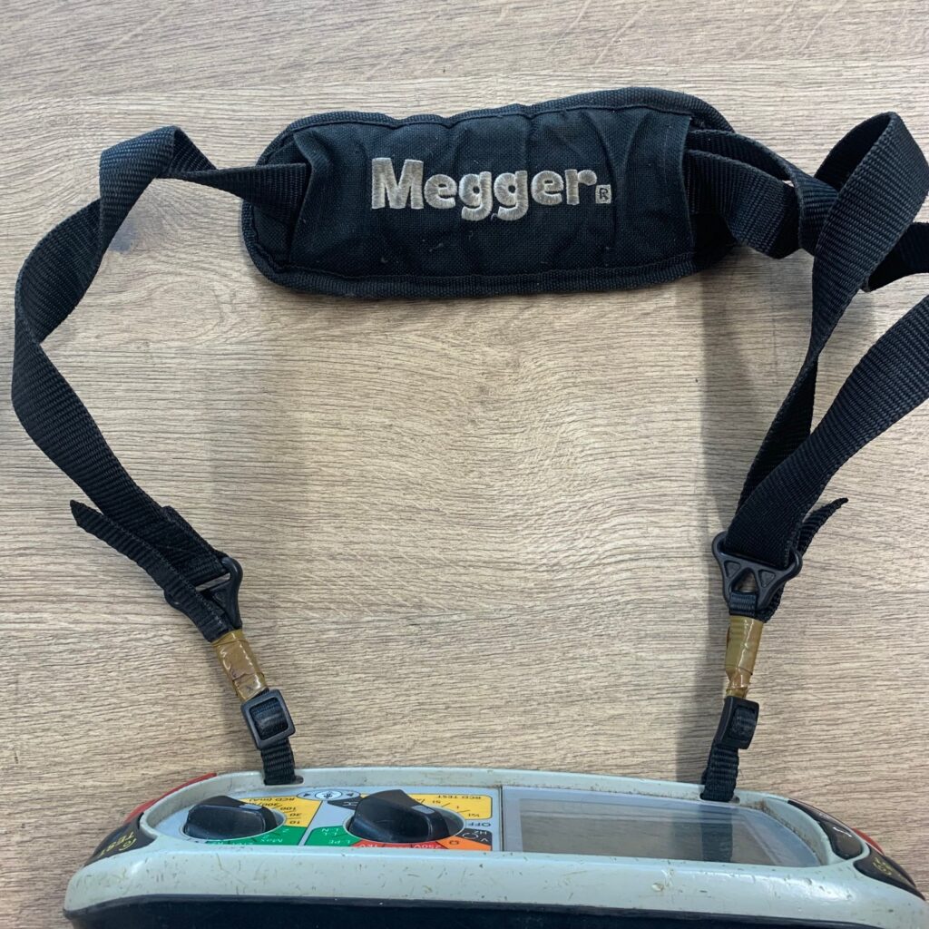 Megger MFT1720 Multifunction Tester RCD Loop Insulation + Damaged Case