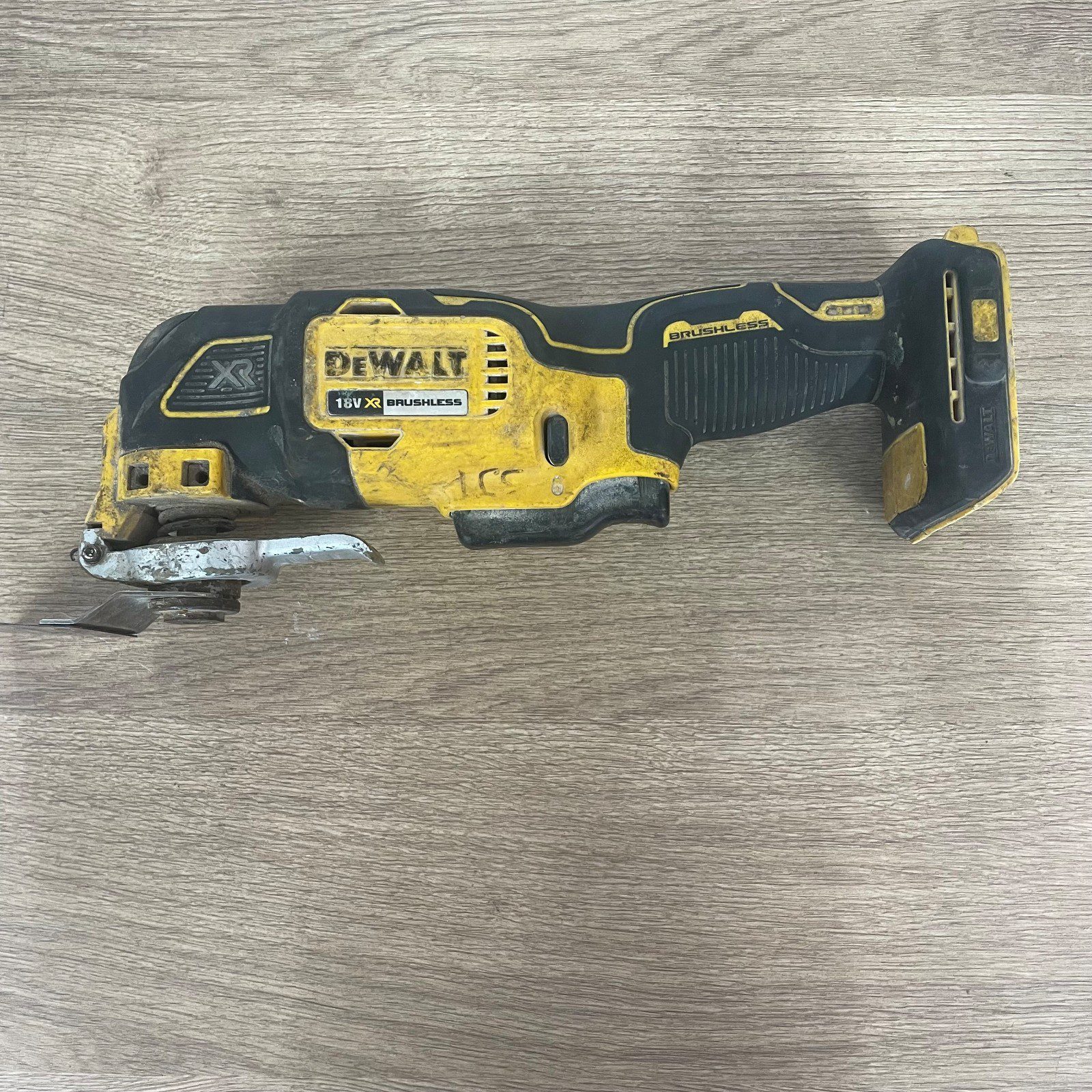 DeWalt DCS355 18V XR Brushless Cordless Oscillating Multi Tool Body Only - Image 1
