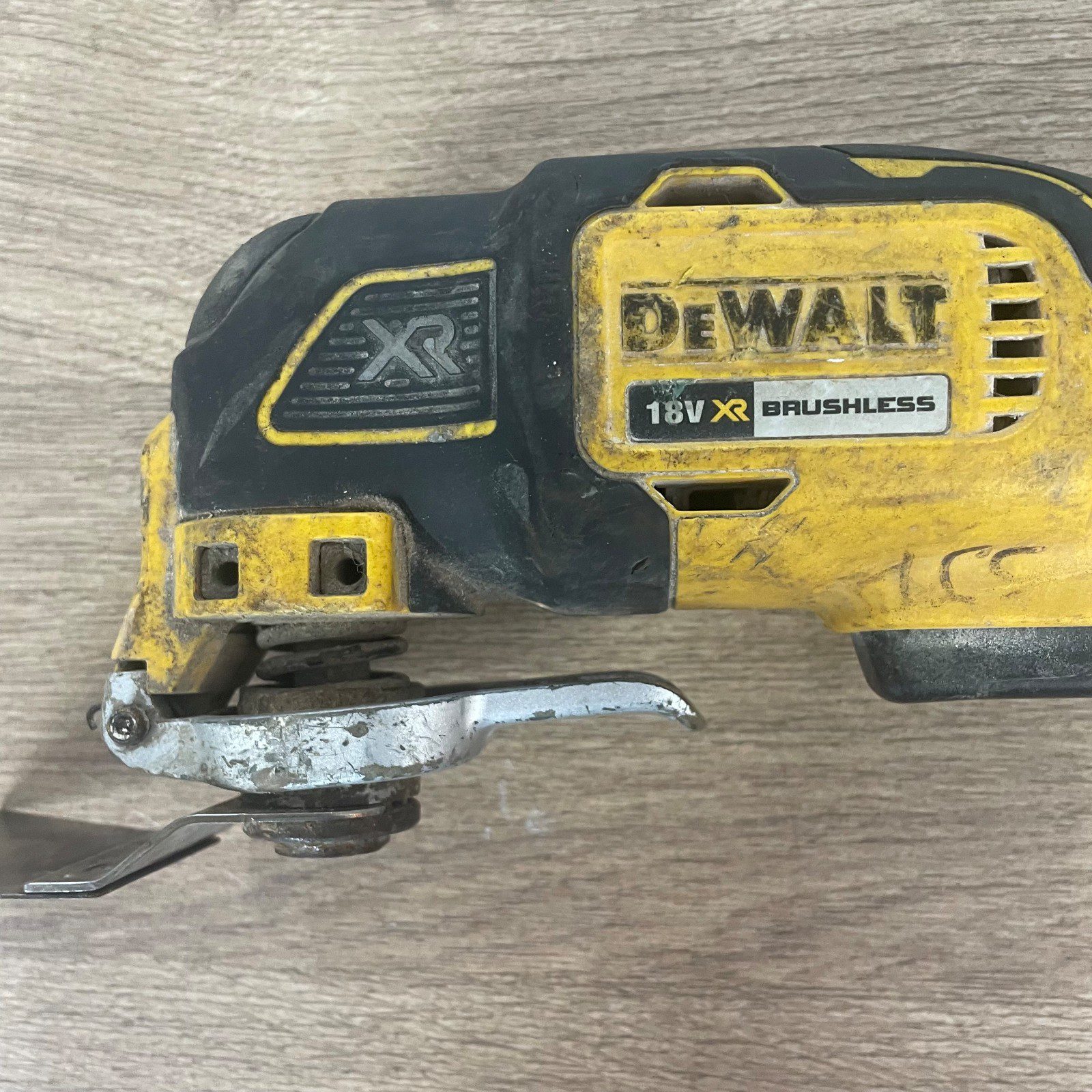 DeWalt DCS355 18V XR Brushless Cordless Oscillating Multi Tool Body Only - Image 4