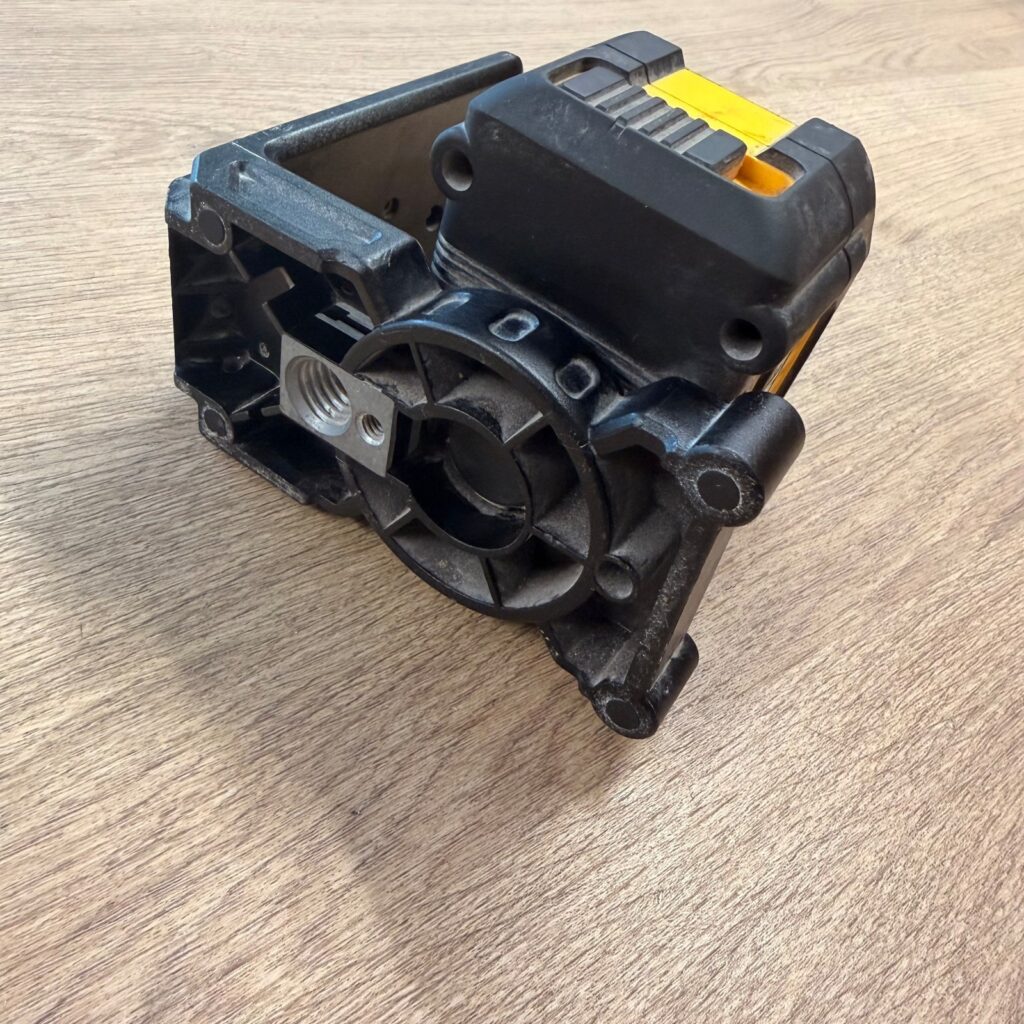 DeWalt DCE088G 12V XR Green Cross Line Laser Level with Mounting Bracket