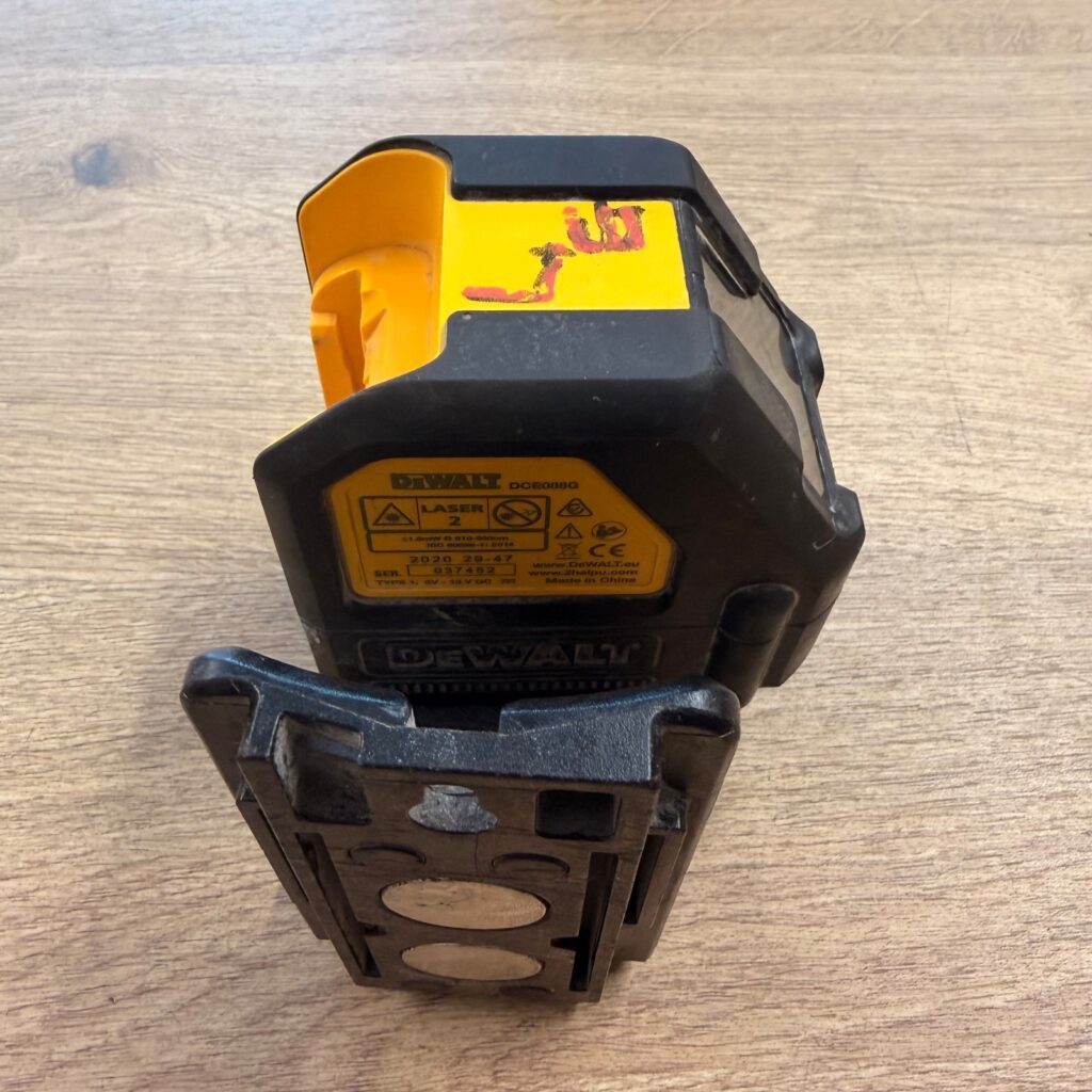DeWalt DCE088G 12V XR Green Cross Line Laser Level with Mounting Bracket