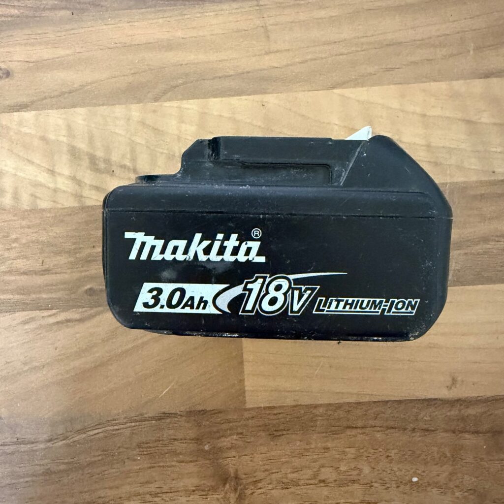 Makita BL1830 18V 3.0Ah LXT Lithium-Ion Battery Pack Used