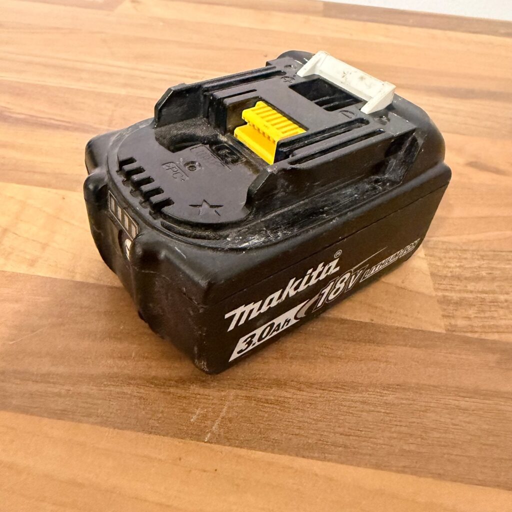 Makita BL1830 18V 3.0Ah LXT Lithium-Ion Battery Pack Used