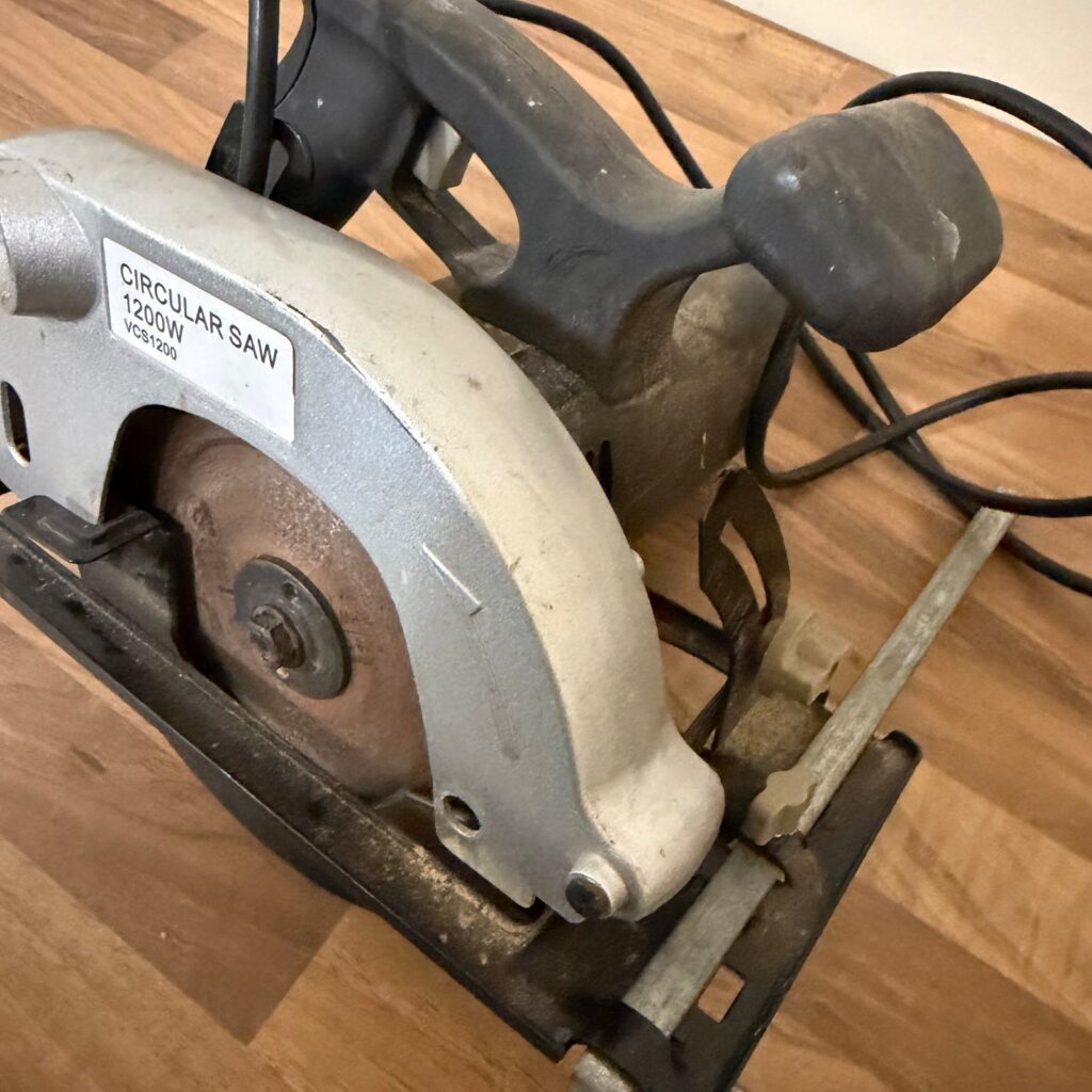 VCS1200 1200W Corded Circular Saw With Blade & Parallel Guide - Used