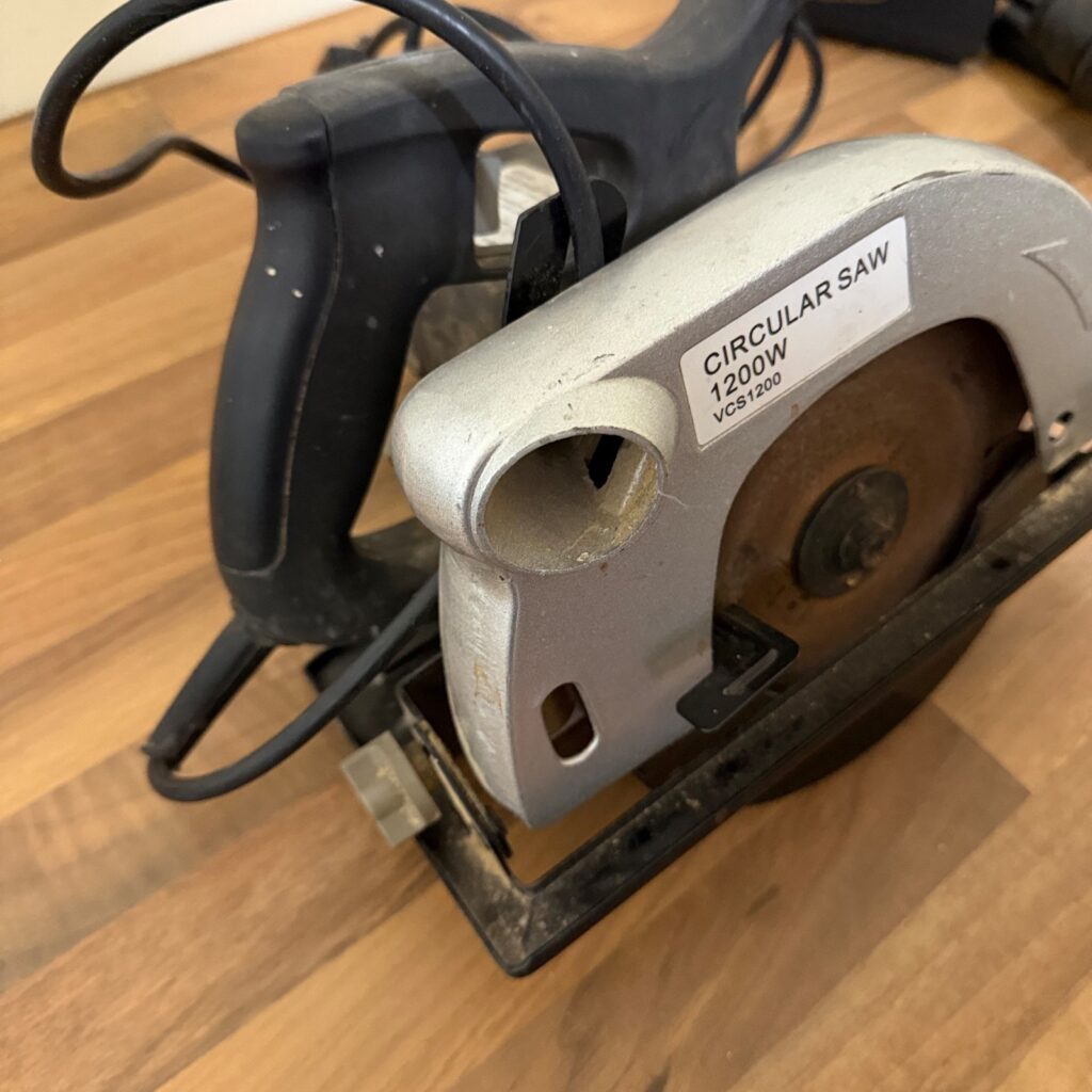 VCS1200 1200W Corded Circular Saw With Blade & Parallel Guide - Used